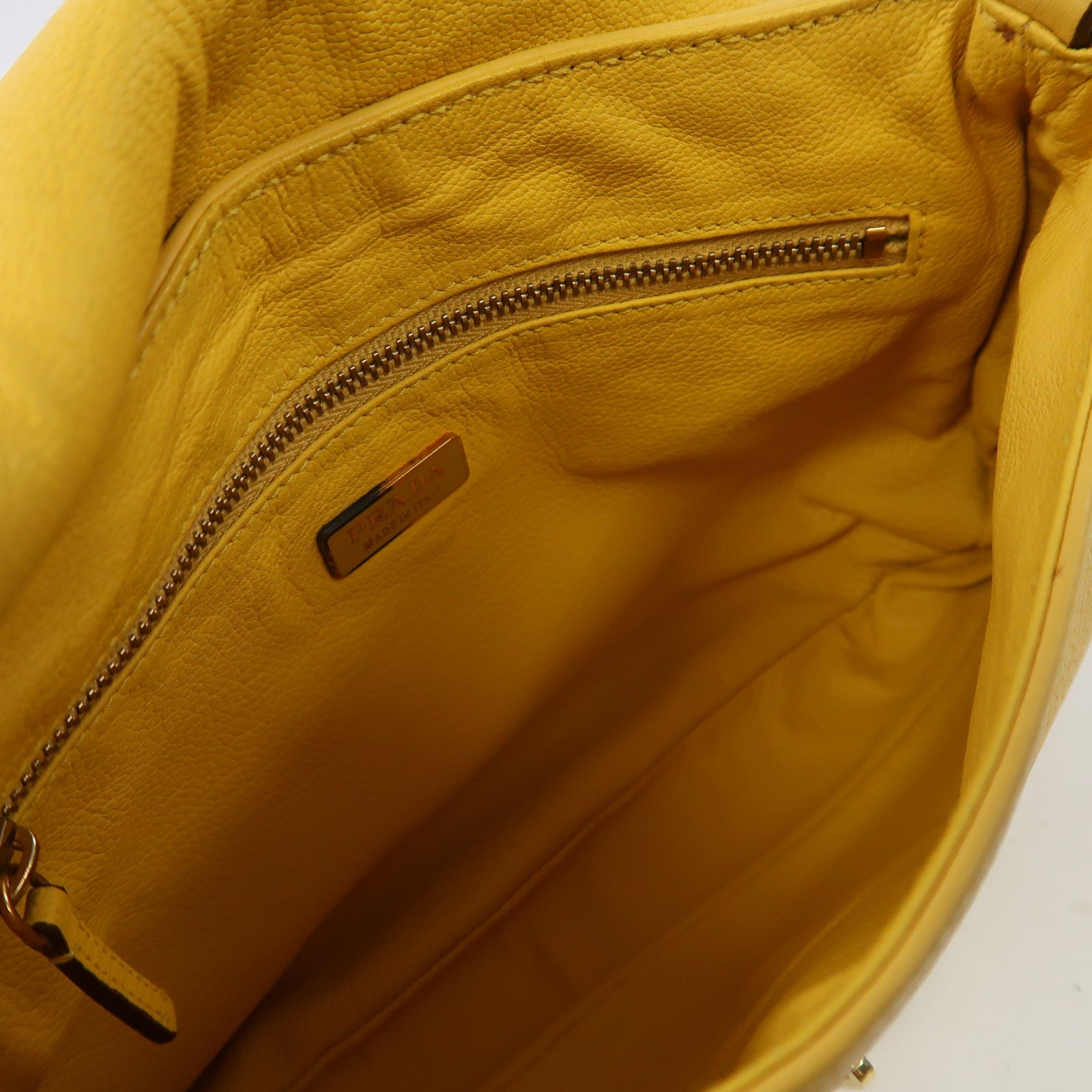 PRADA 牛皮皮革Shoulder Bag金扣鏈帶肩背袋黃色