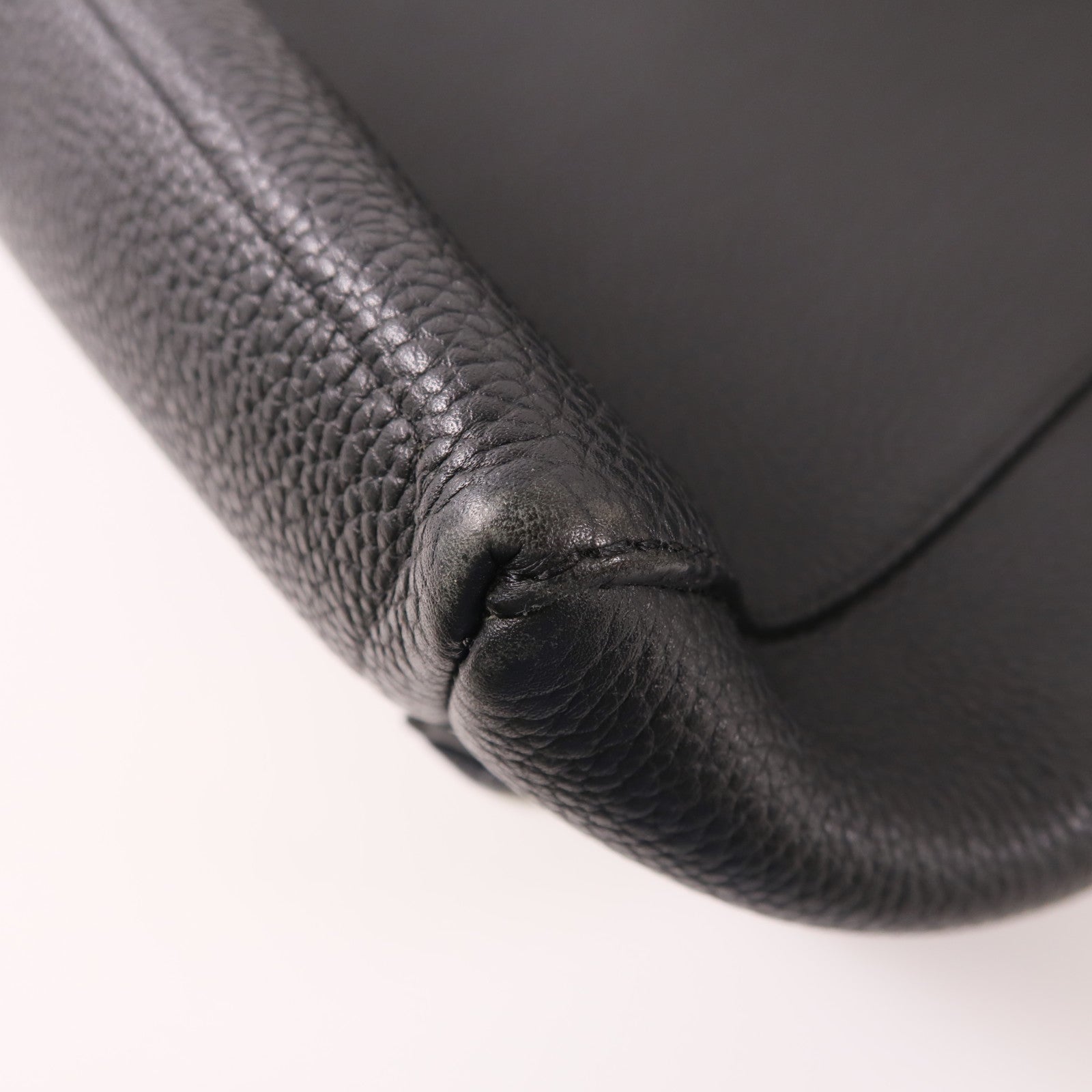 LOEWE 牛皮皮革Backpack銀扣背包