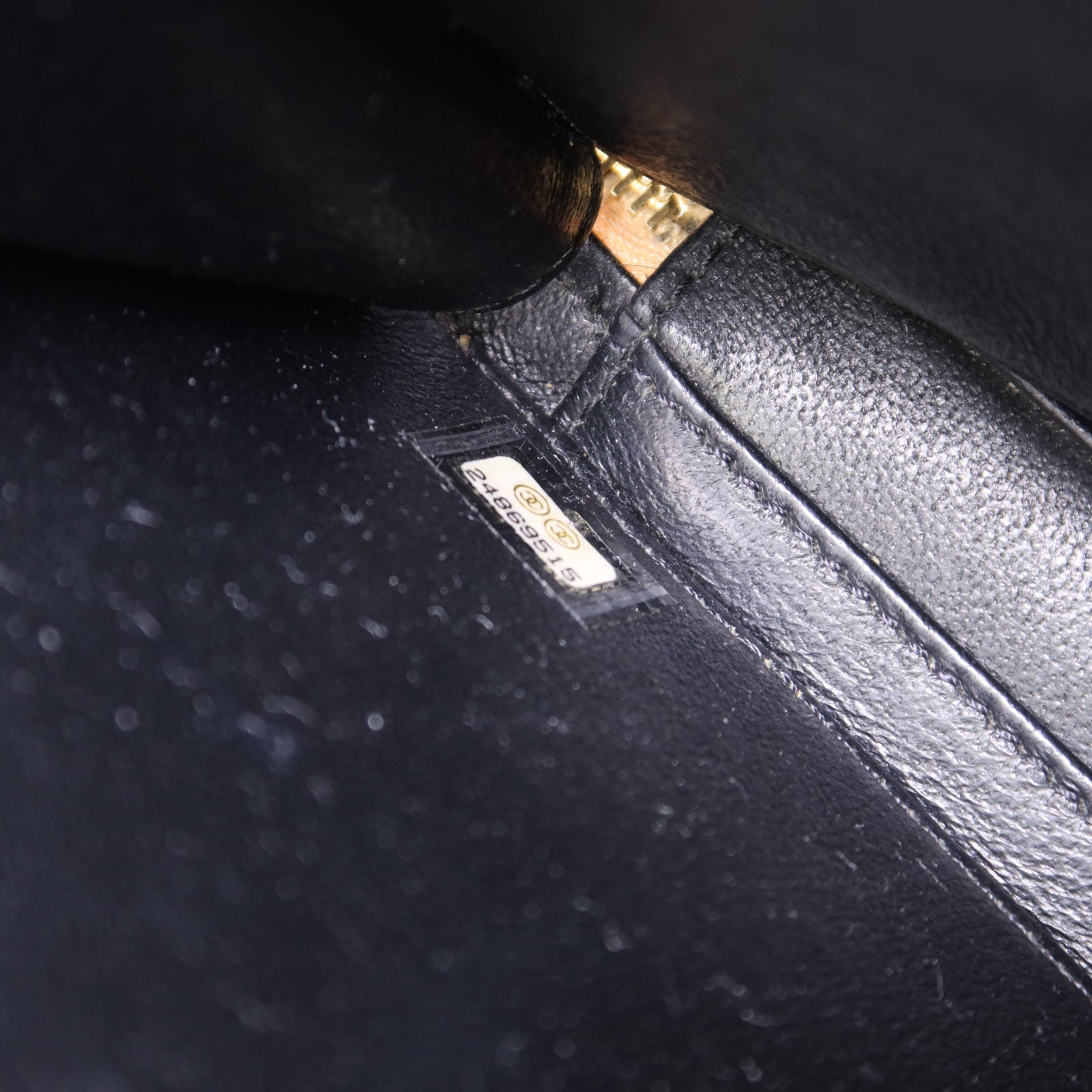 CHANEL 牛皮皮革Filigree Vanity Case Medium金扣鏈帶手挽肩背兩用袋