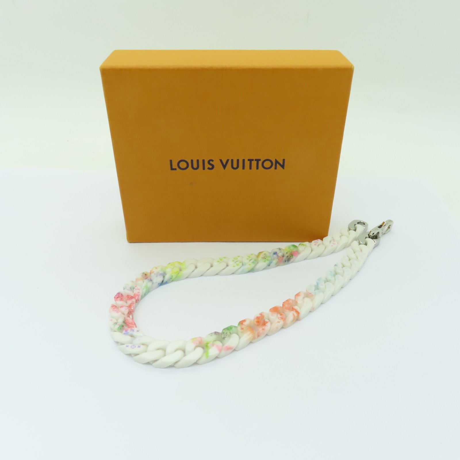 LOUIS VUITTON **【激減優惠】陶瓷Collier Chain Links Necklace銀扣項鍊白色