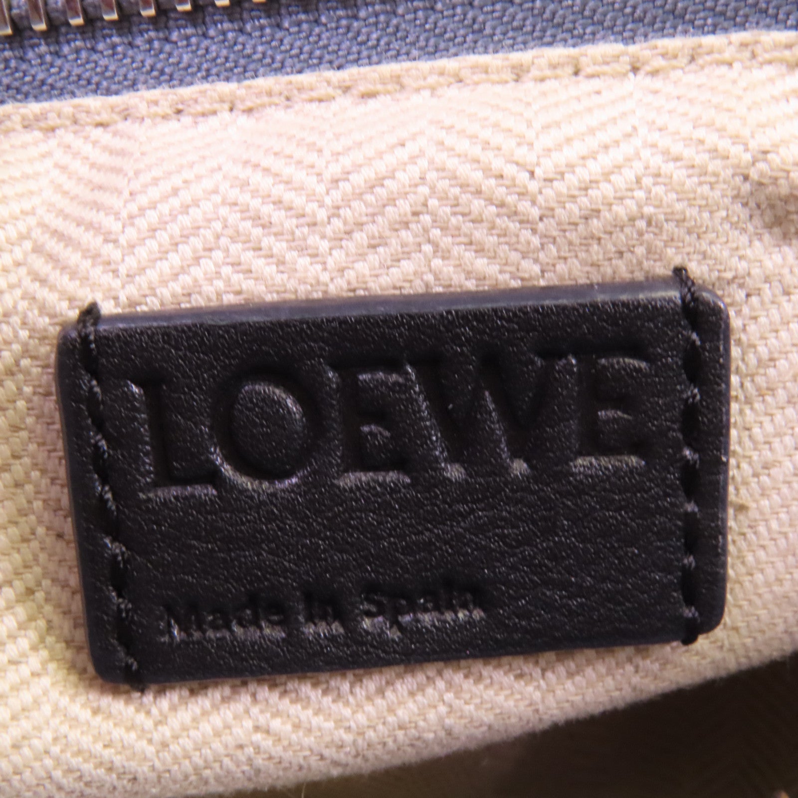 LOEWE 牛皮皮革Loewe Puzzle Bag Small銀扣手挽肩背兩用袋