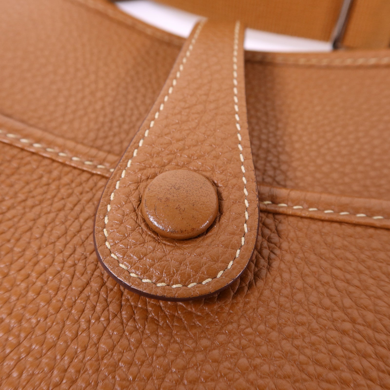 HERMES Clemence皮革Evelyne PM銀扣肩背袋Gold