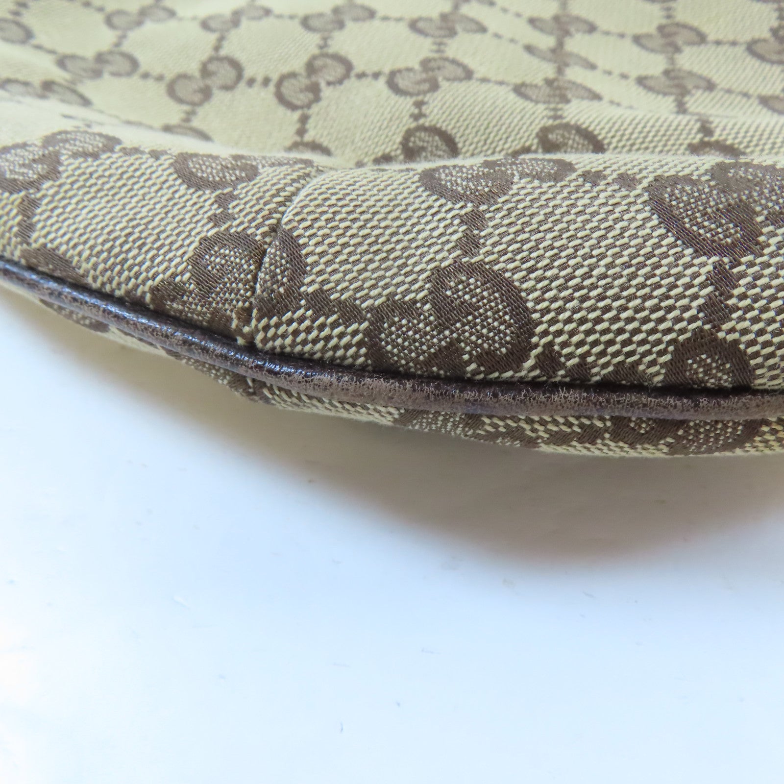 GUCCI 帆布Shoulder Bag金扣肩背袋啡色