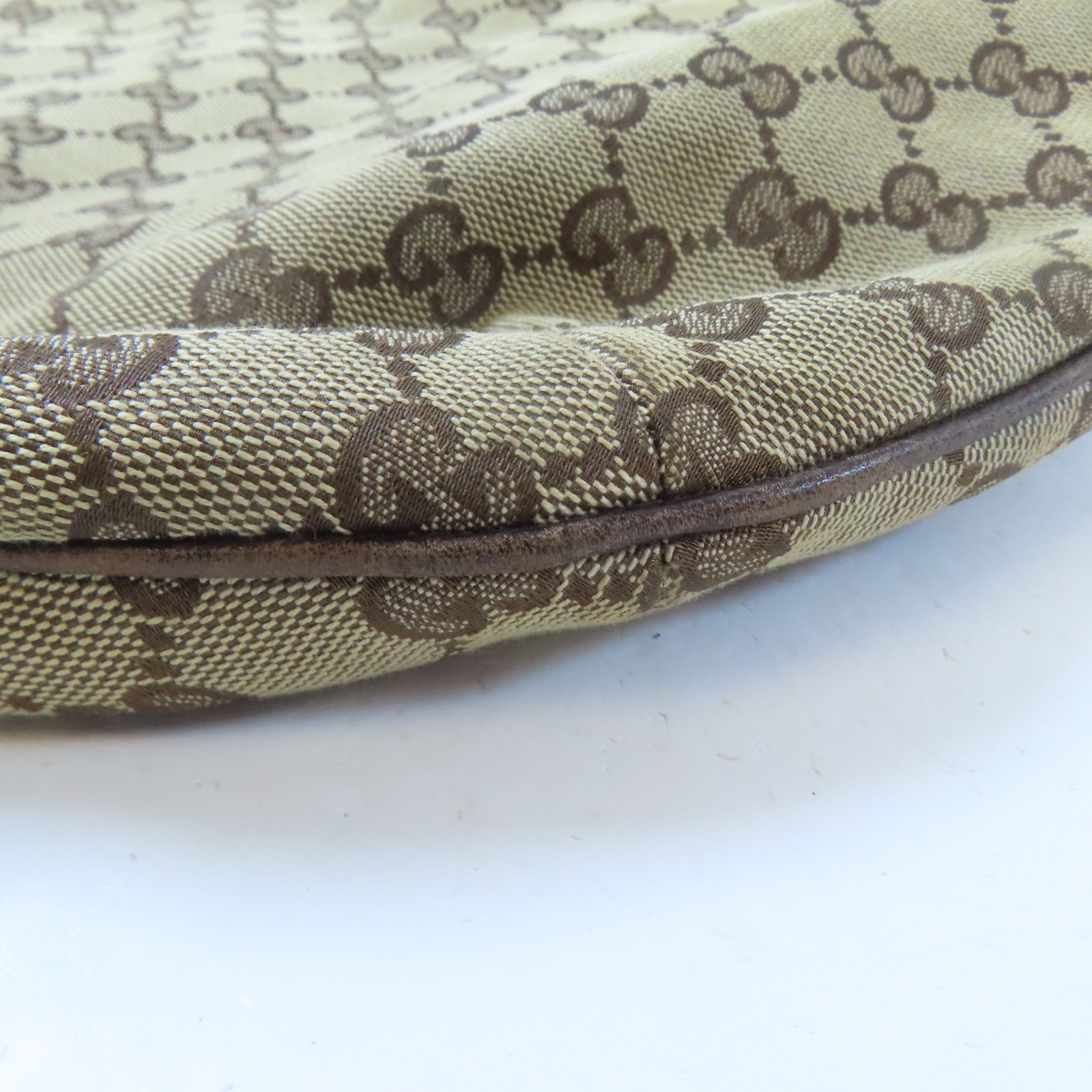 GUCCI 帆布Shoulder Bag金扣肩背袋啡色