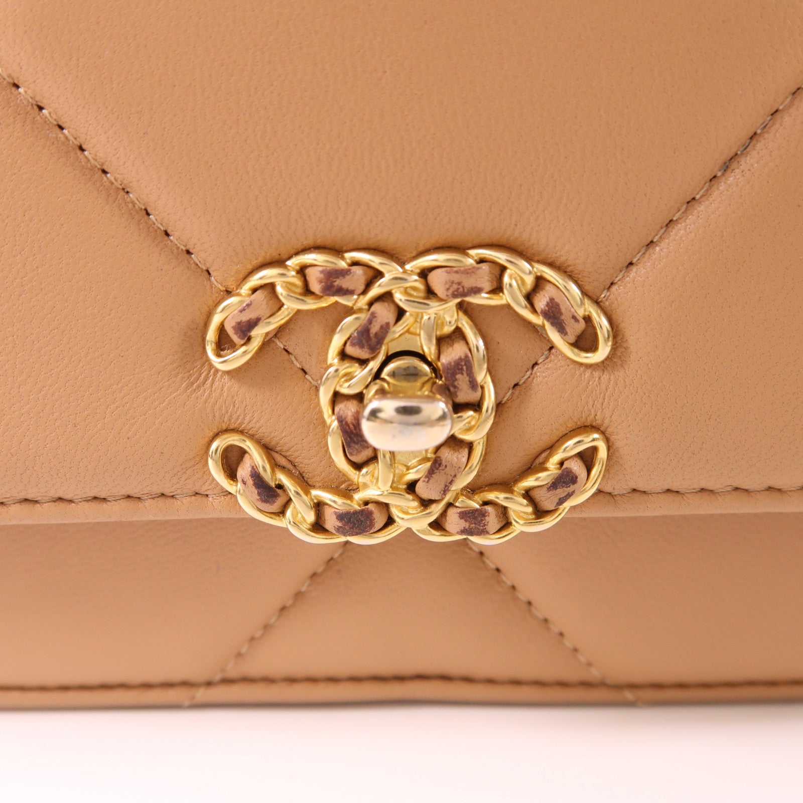 CHANEL 羊皮皮革C19 WOC Wallet on Chain手挽肩背兩用袋