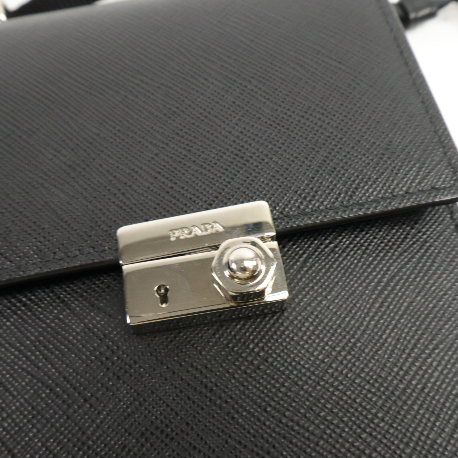 PRADA Saffiano皮革Smartphone Pouch肩背袋