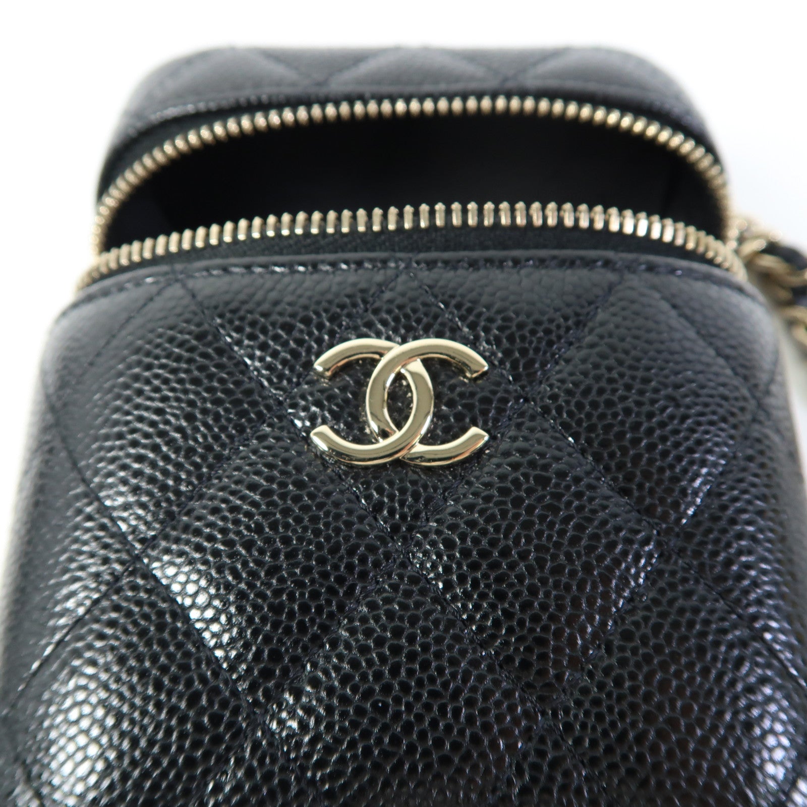 CHANEL 牛皮皮革Vanity Case金扣鏈帶肩背袋