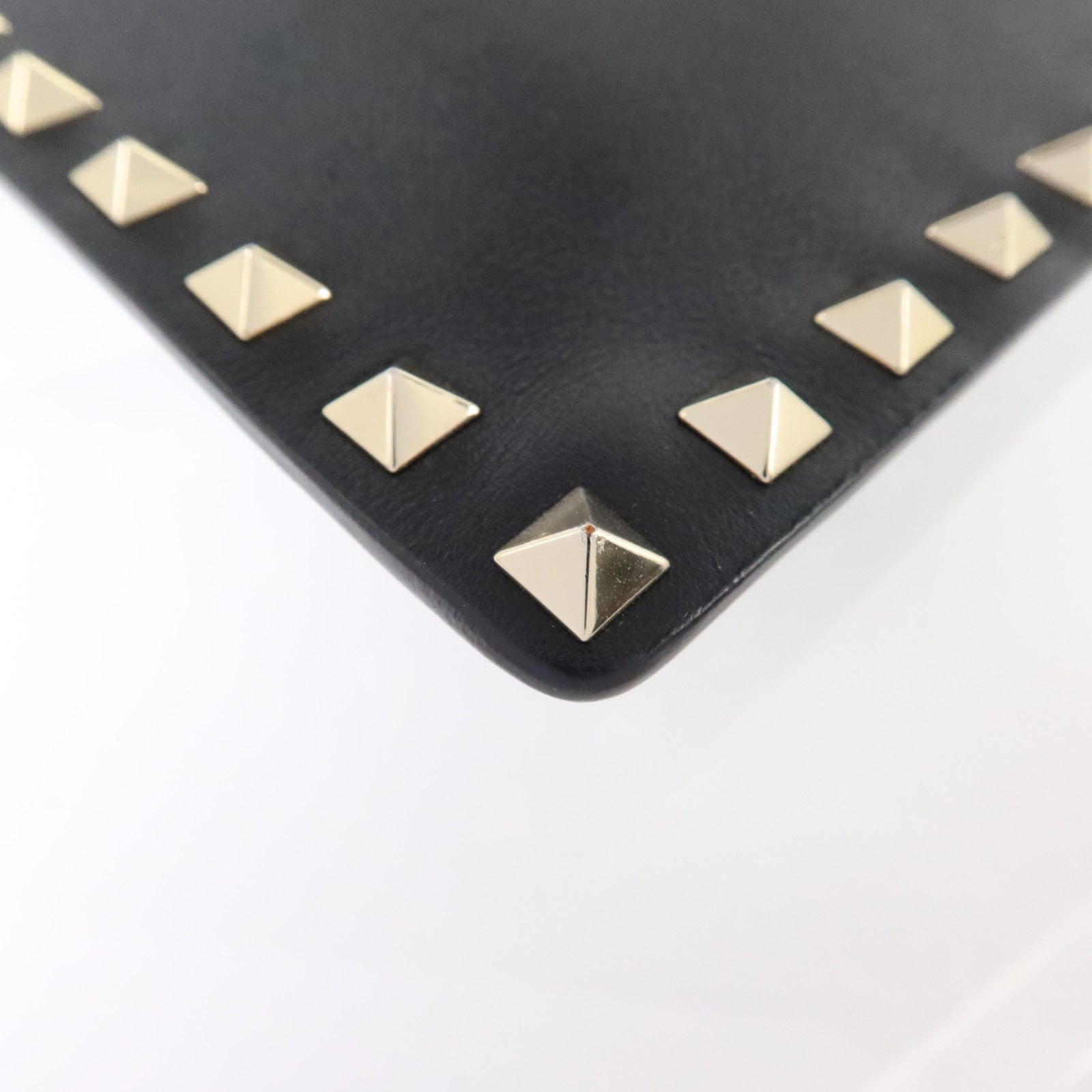Valentino 牛皮皮革Rockstud Clutch金扣手拿包