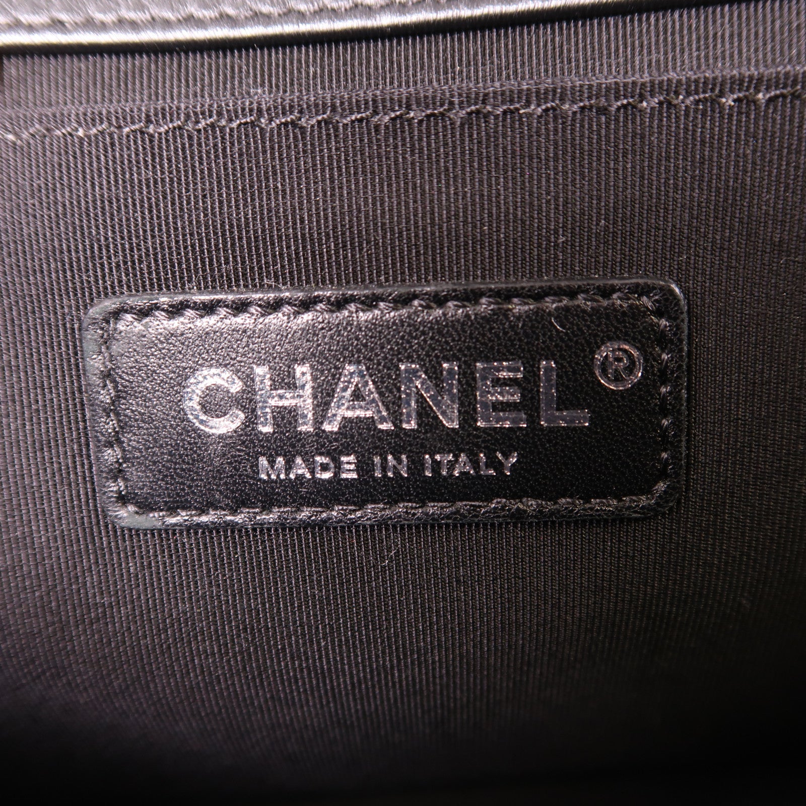 CHANEL 羊皮皮革Boy 25銀扣鏈帶肩背袋