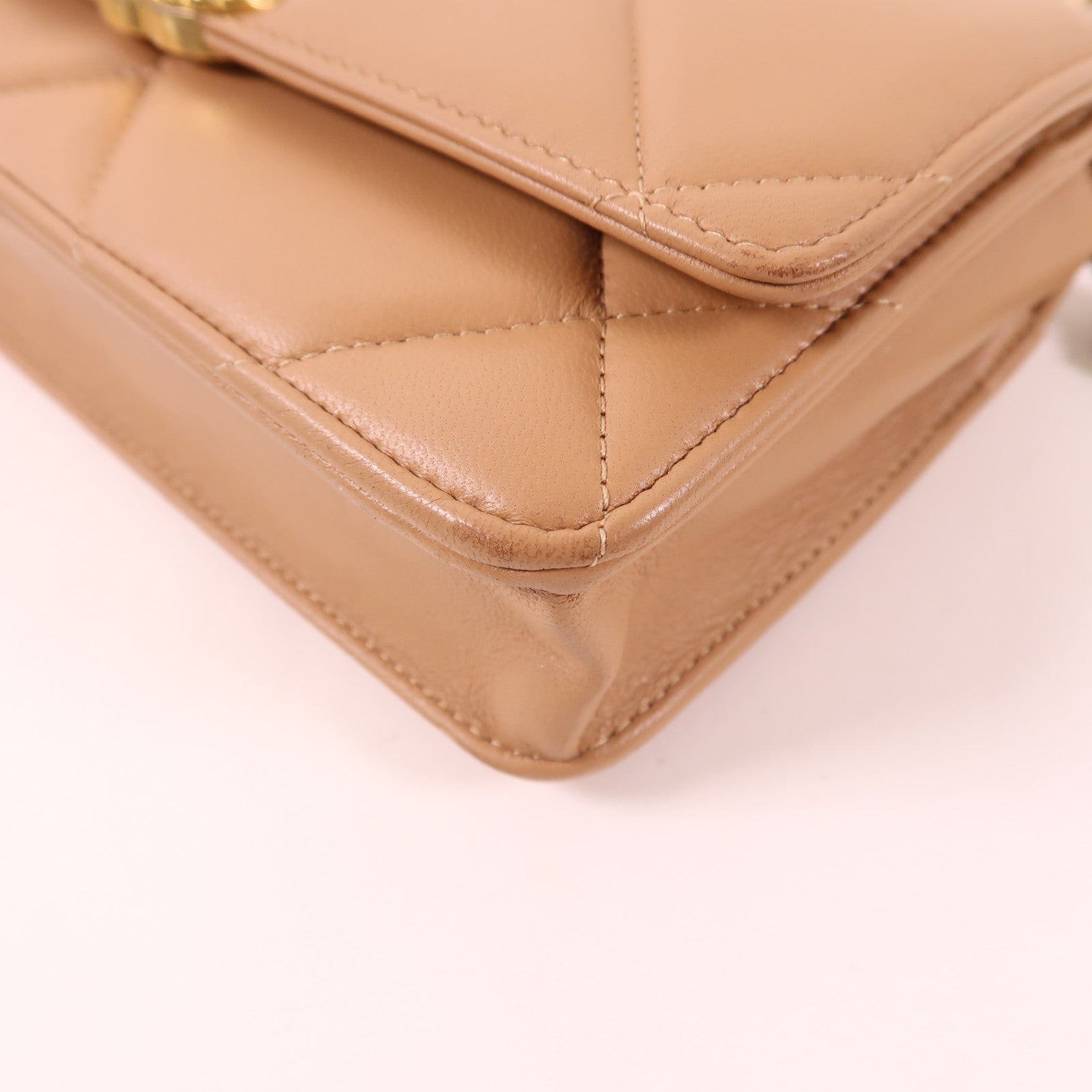 CHANEL 羊皮皮革C19 WOC Wallet on Chain手挽肩背兩用袋