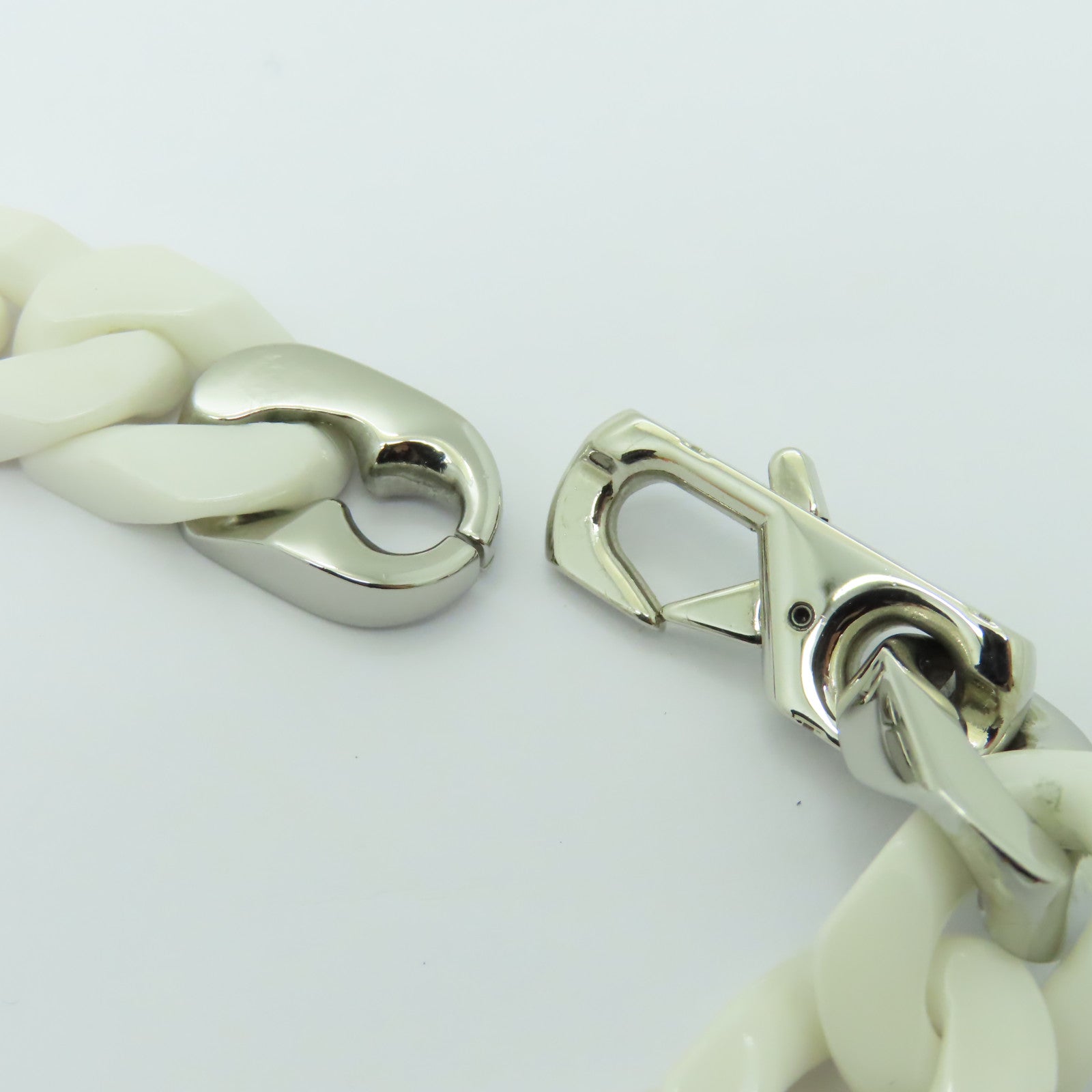 LOUIS VUITTON **【激減優惠】陶瓷Collier Chain Links Necklace銀扣項鍊白色