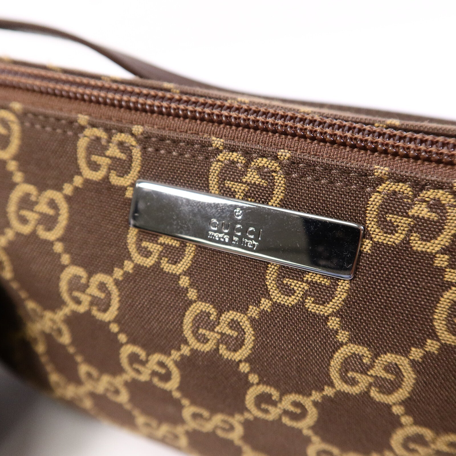 GUCCI 帆布Shoulder Pouch肩背袋