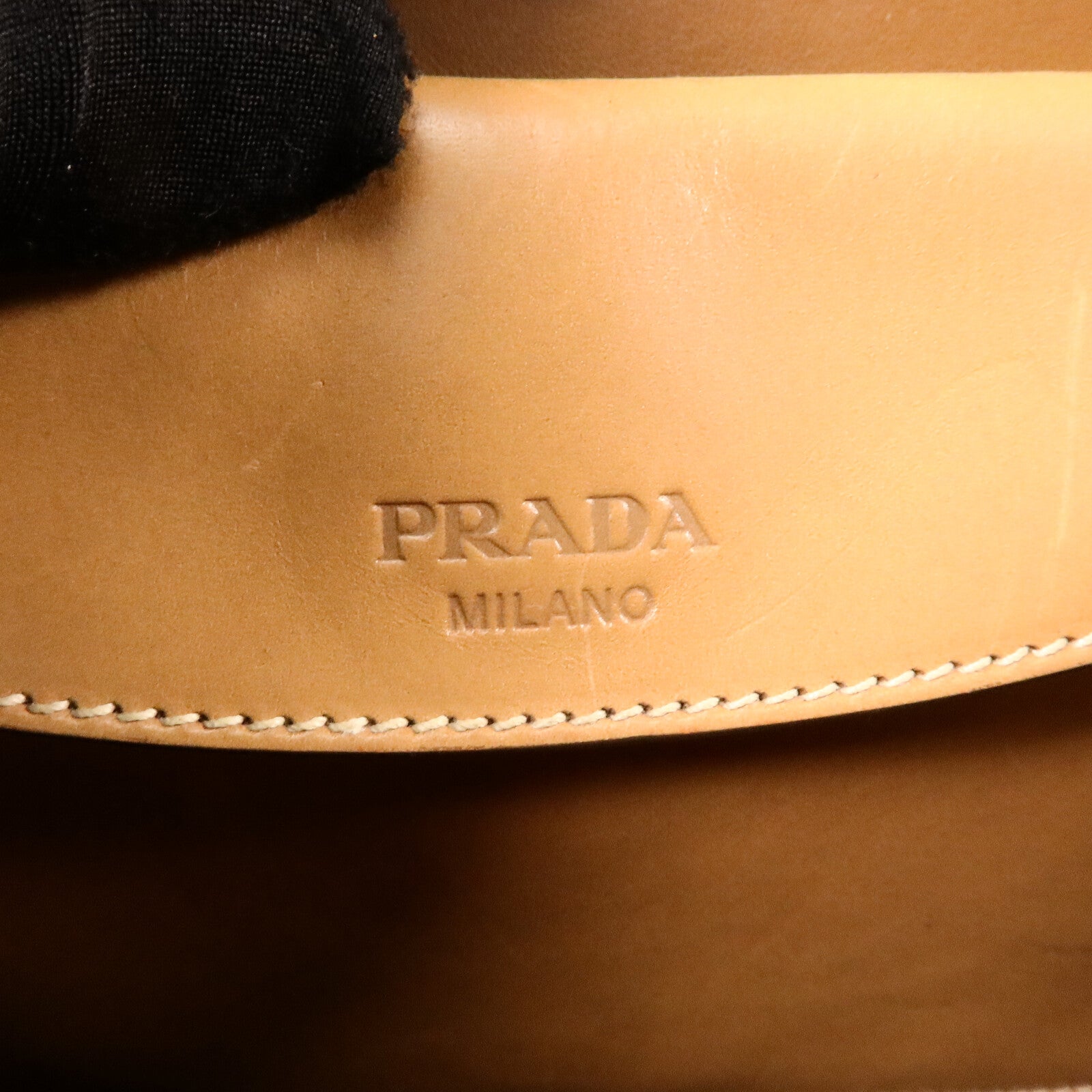 PRADA 牛皮皮革Vitello Sound Lock手挽袋