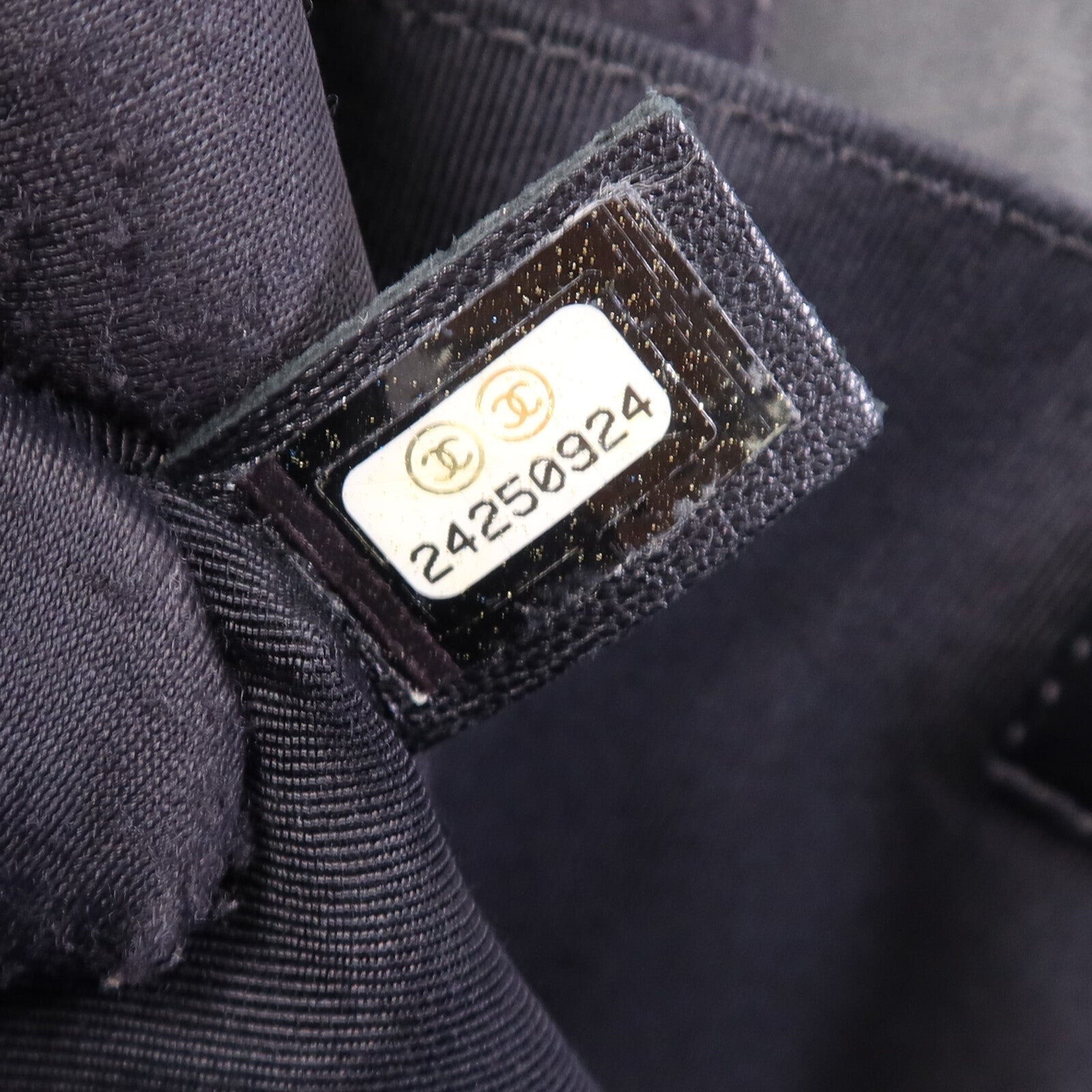 CHANEL 羊皮皮革Boy 25金扣鏈帶肩背袋