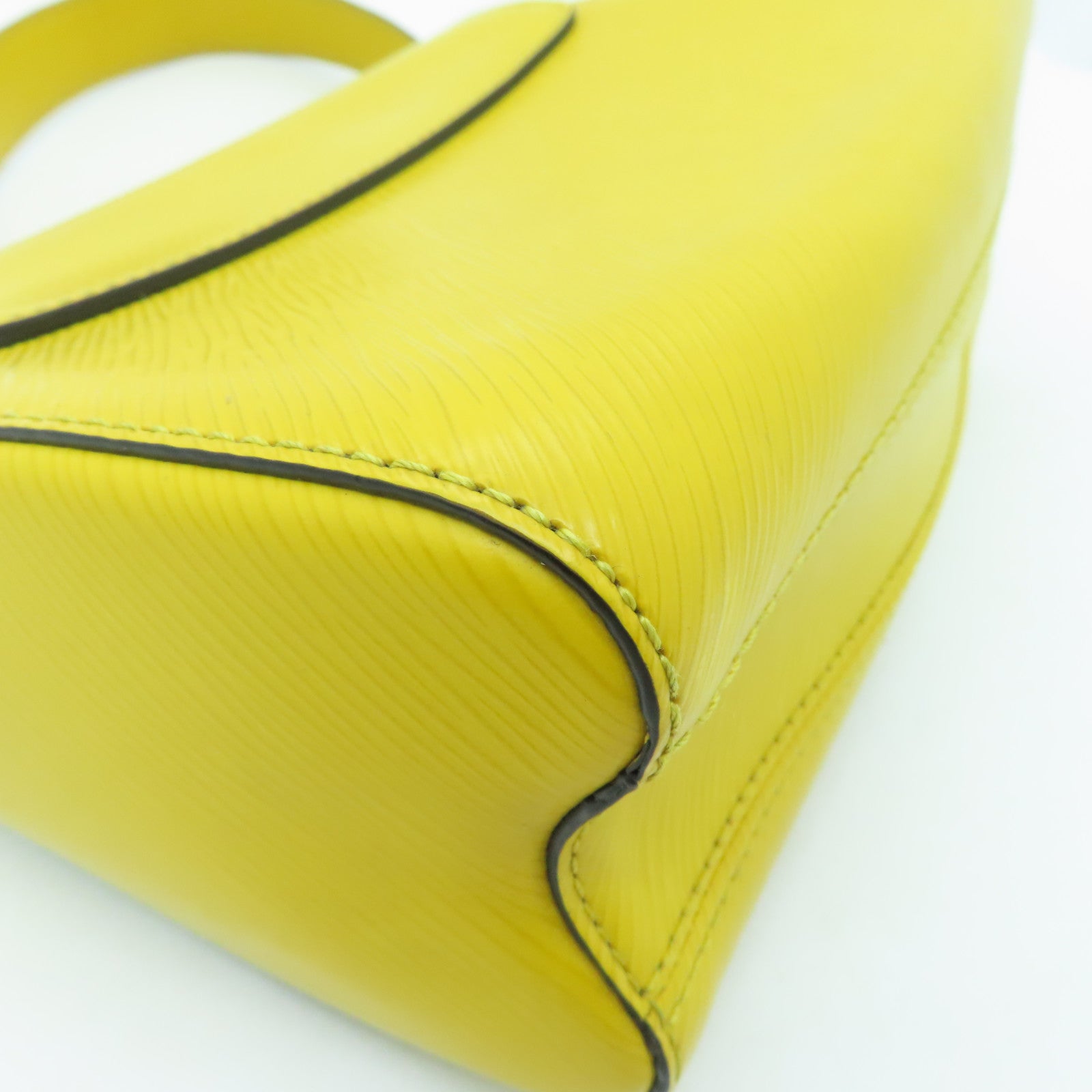 LOUIS VUITTON Epi Twist MM silver buckle chain shoulder bag yellow