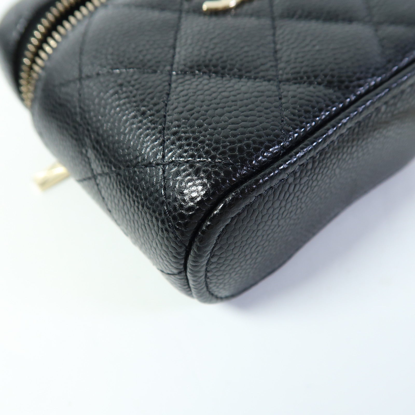 CHANEL 牛皮皮革Vanity Case金扣鏈帶肩背袋