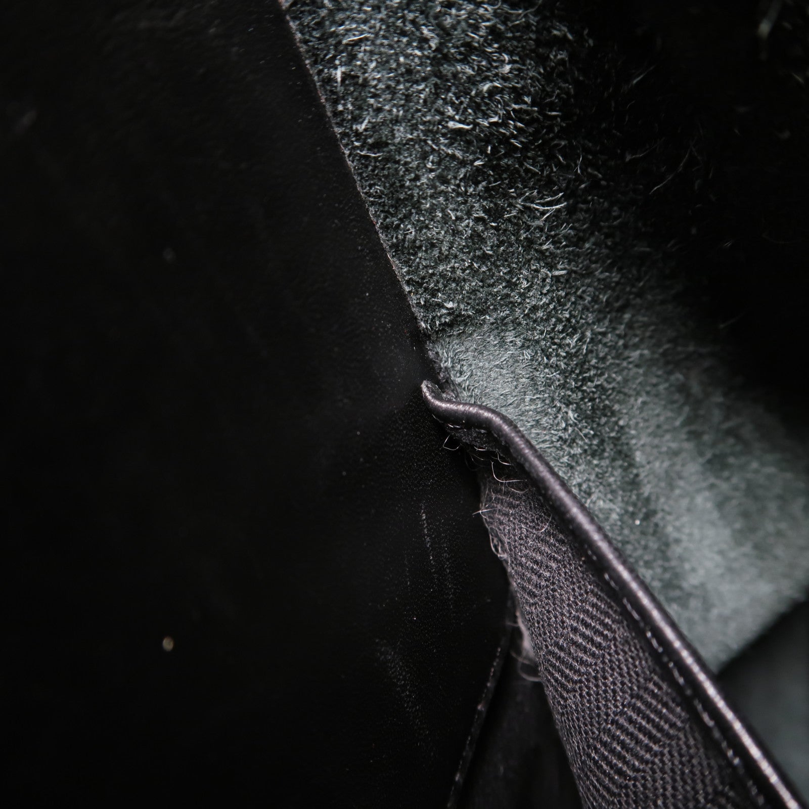 LOEWE 牛皮皮革Backpack銀扣背包