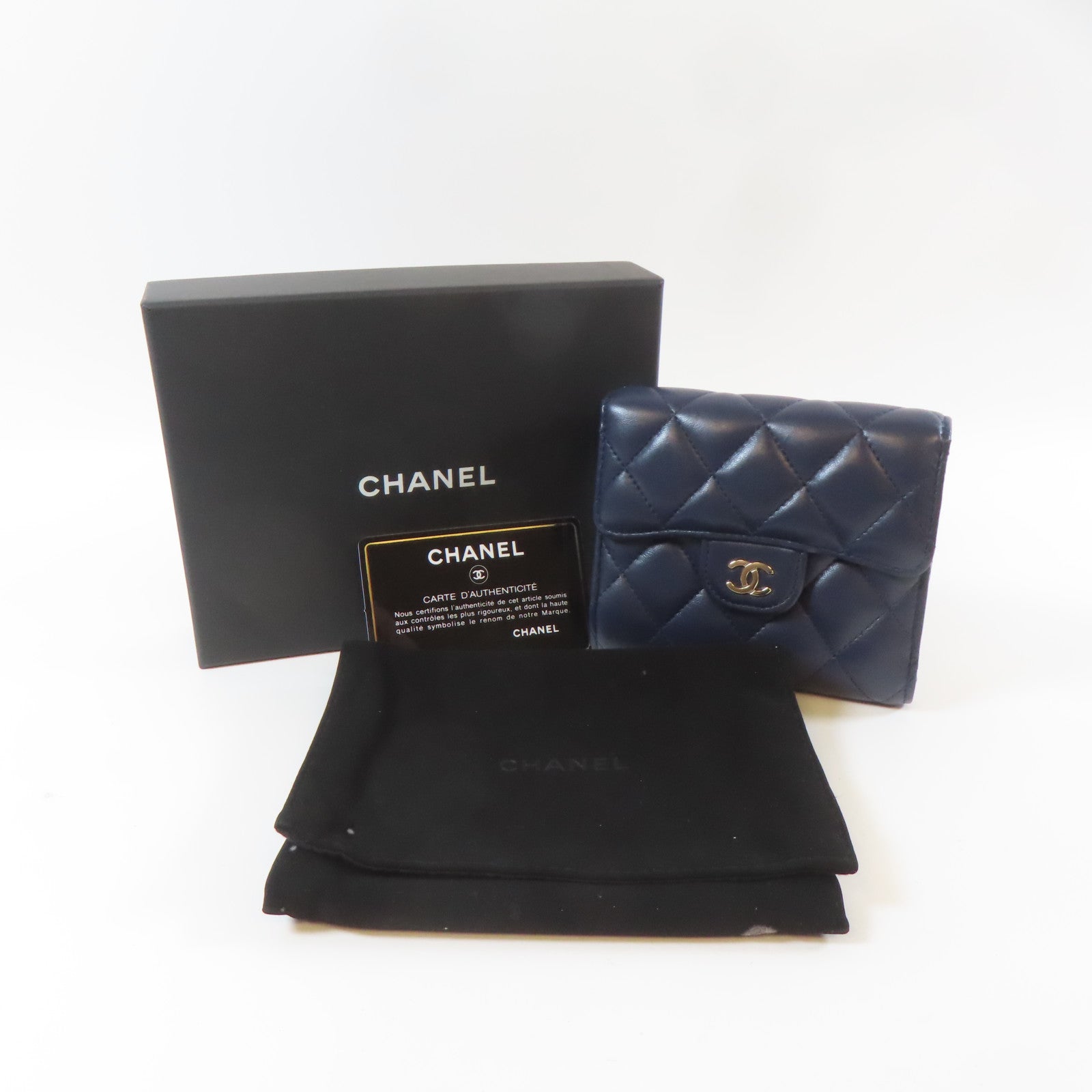 CHANEL 菱格羊皮皮革Wallet金扣啪鈕錢包藍色