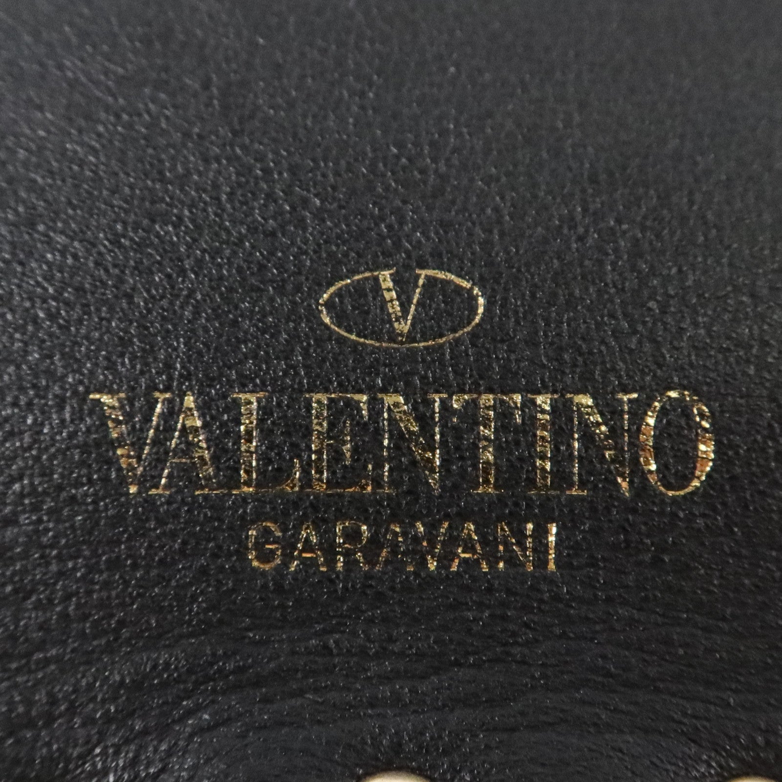 Valentino 牛皮皮革Rockstud Clutch金扣手拿包
