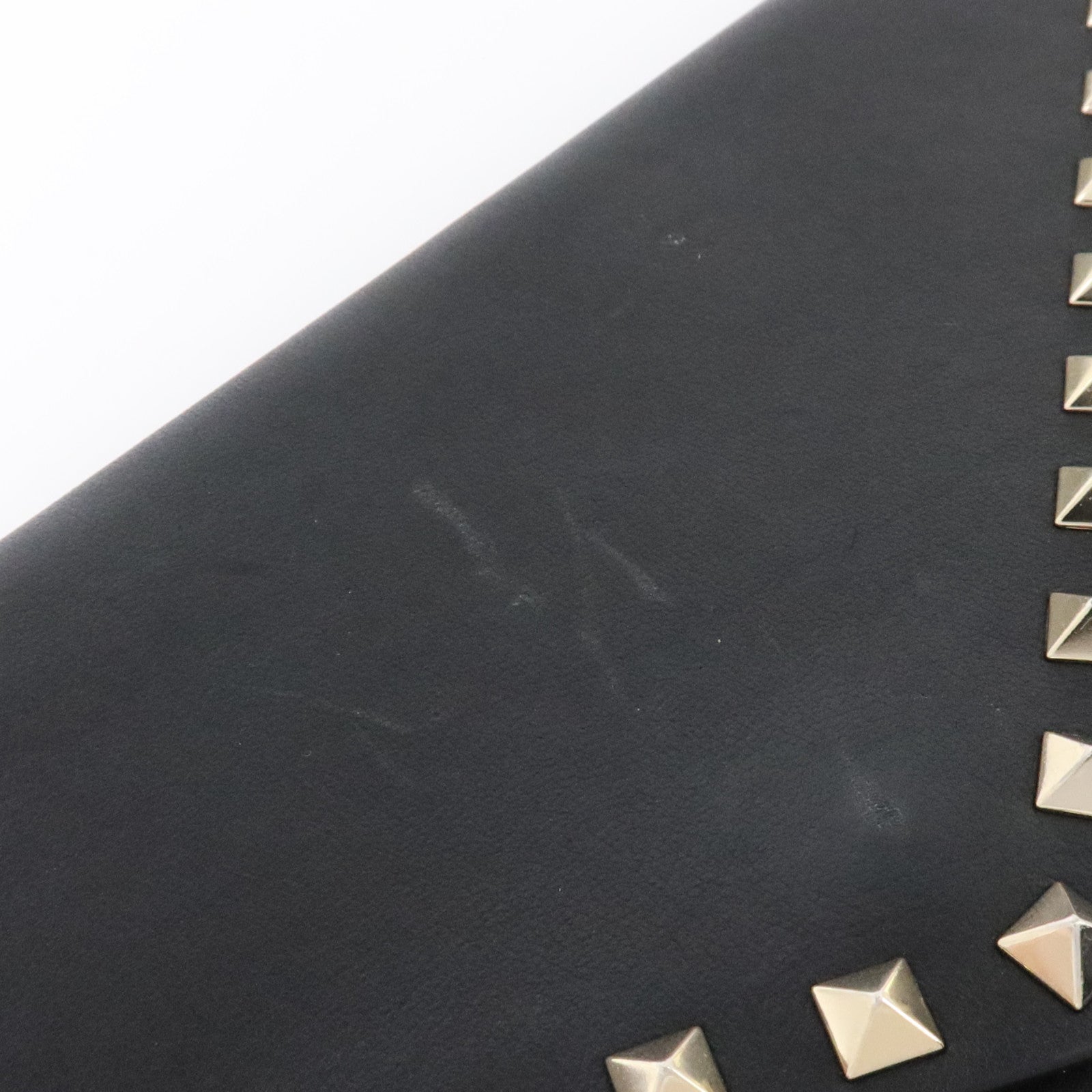 Valentino 牛皮皮革Rockstud Clutch金扣手拿包