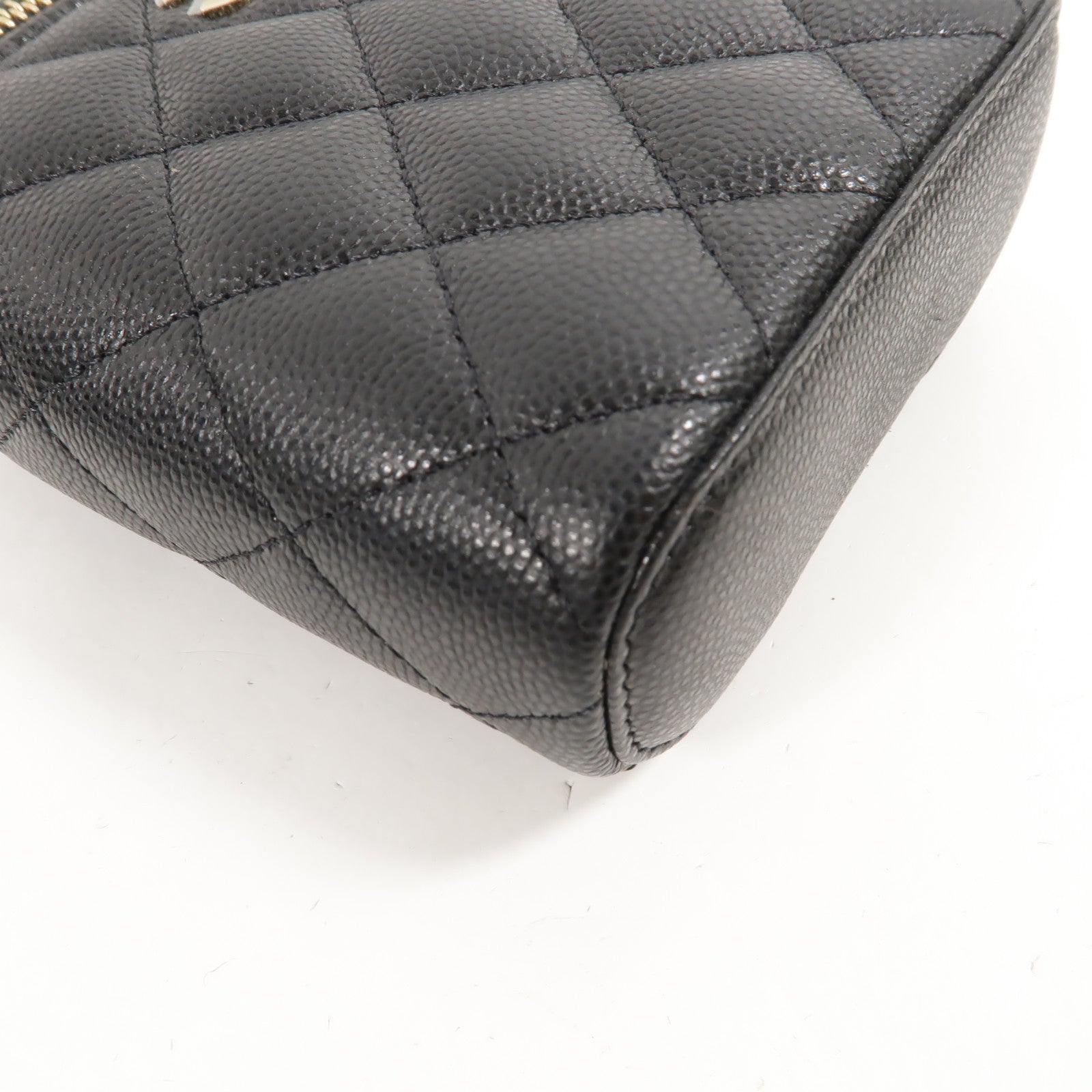 CHANEL 牛皮皮革Vertical Vanity肩背袋