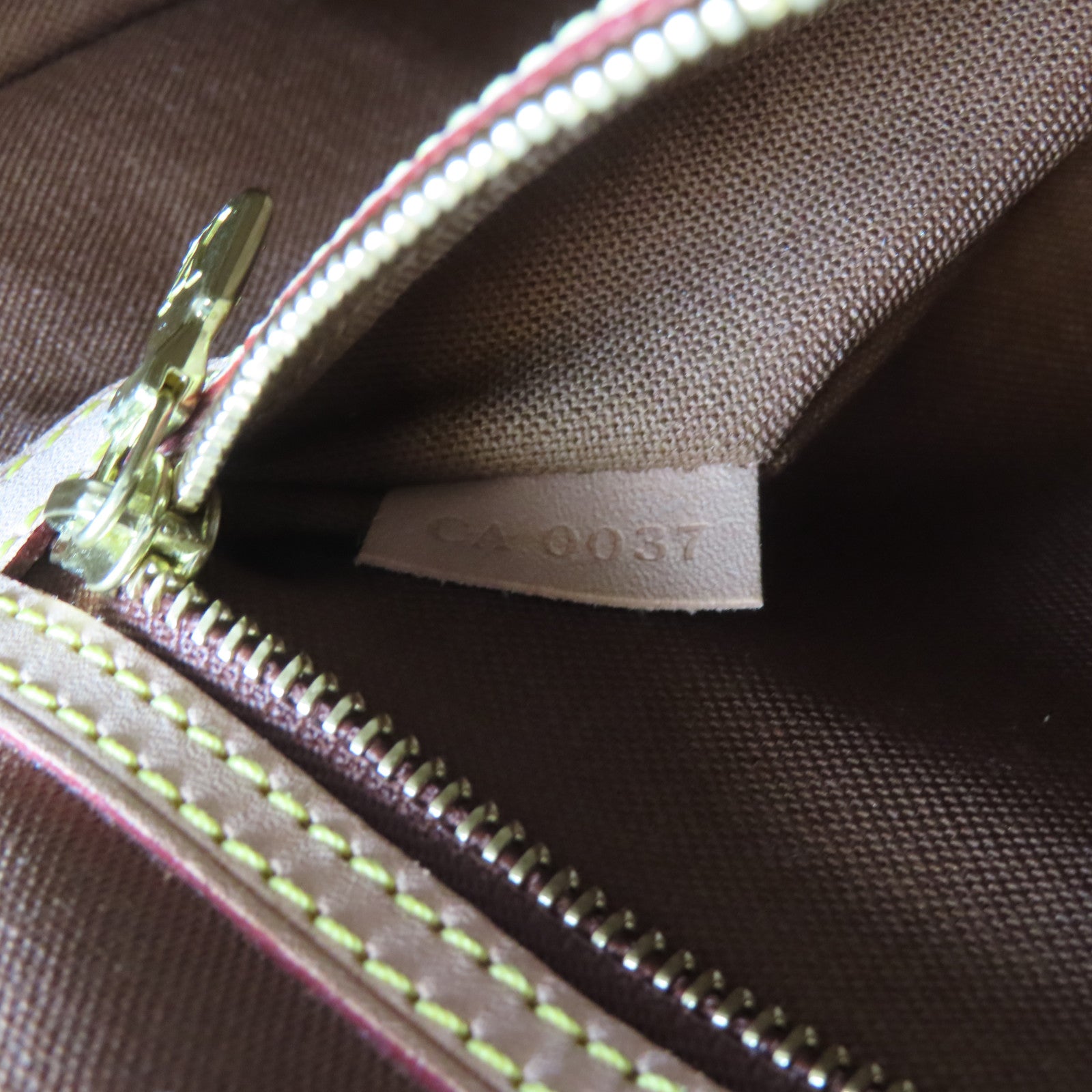 LOUIS VUITTON Monogram Abbesses MM金扣肩背袋啡色
