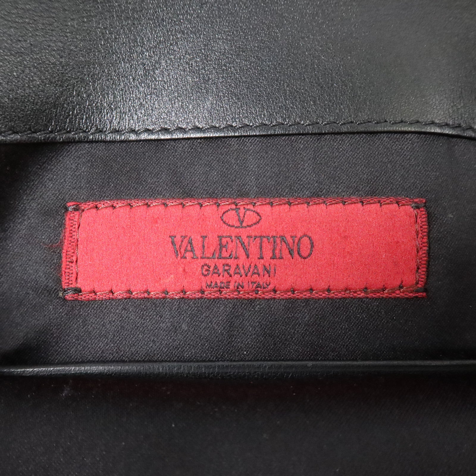 Valentino 牛皮皮革Rockstud Clutch金扣手拿包