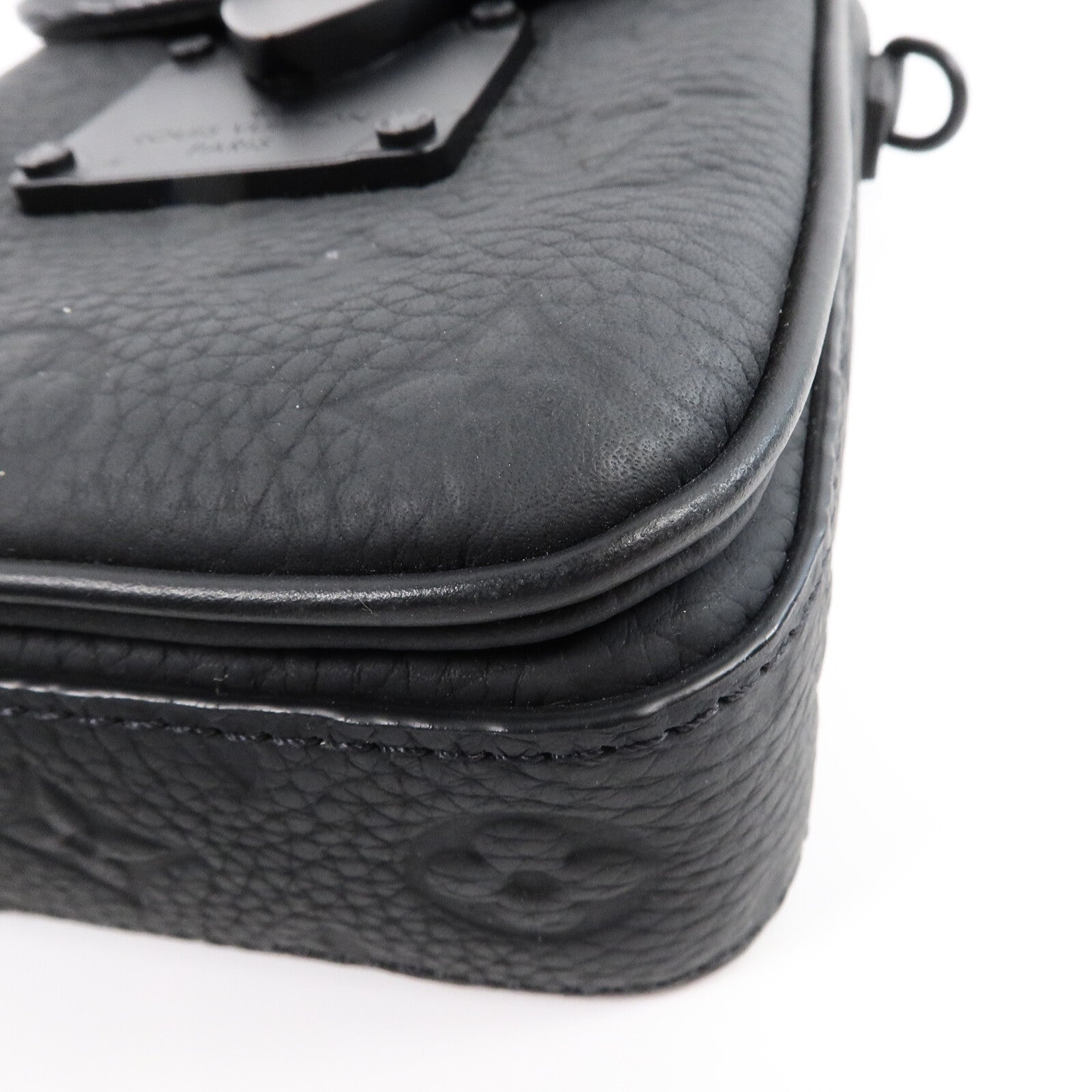LOUIS VUITTON Monogram Taurillon S-Lock Vertical Wearable肩背袋