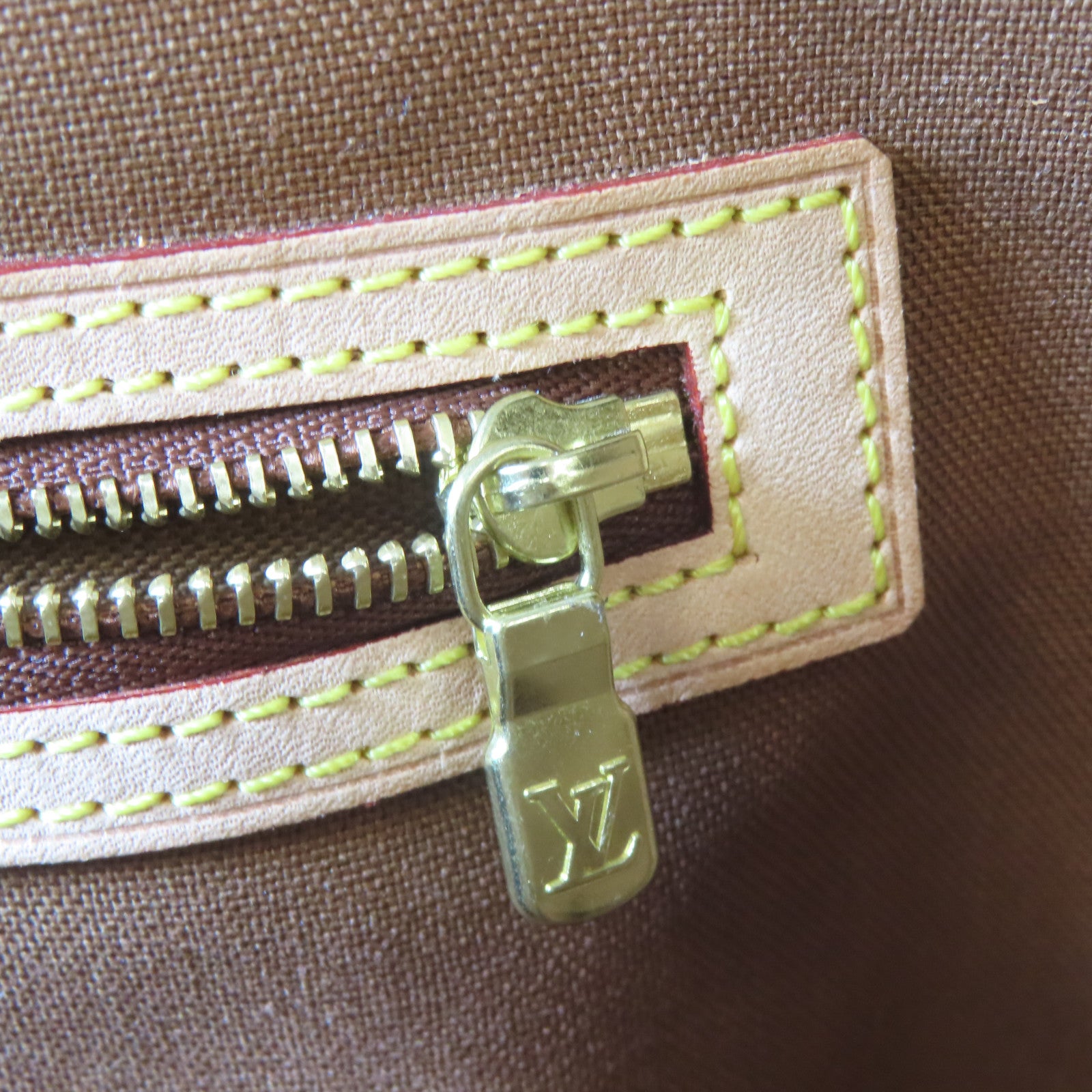 LOUIS VUITTON Monogram Abbesses MM金扣肩背袋啡色