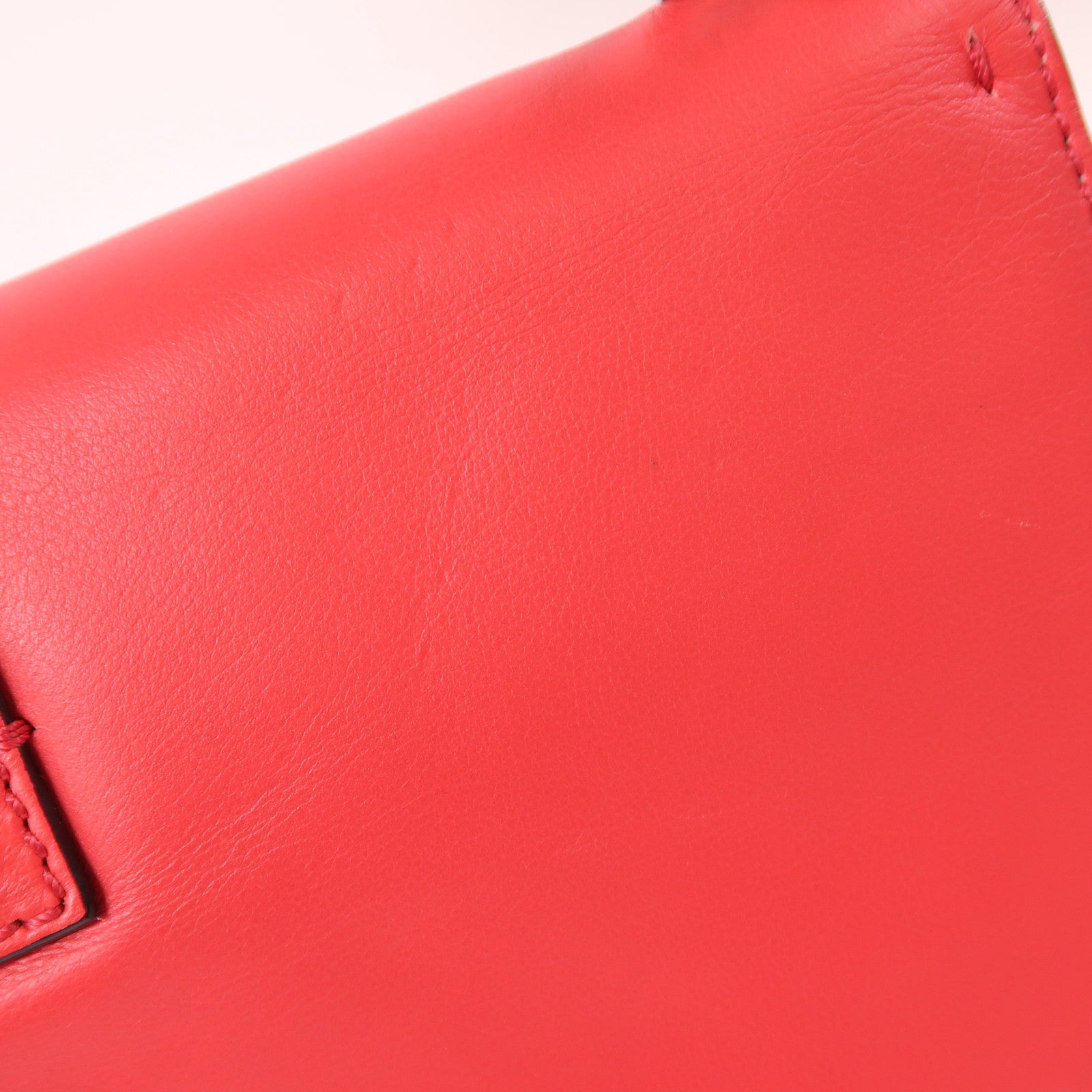 Valentino 牛皮皮革Shoulder Bag金扣鏈帶肩背袋