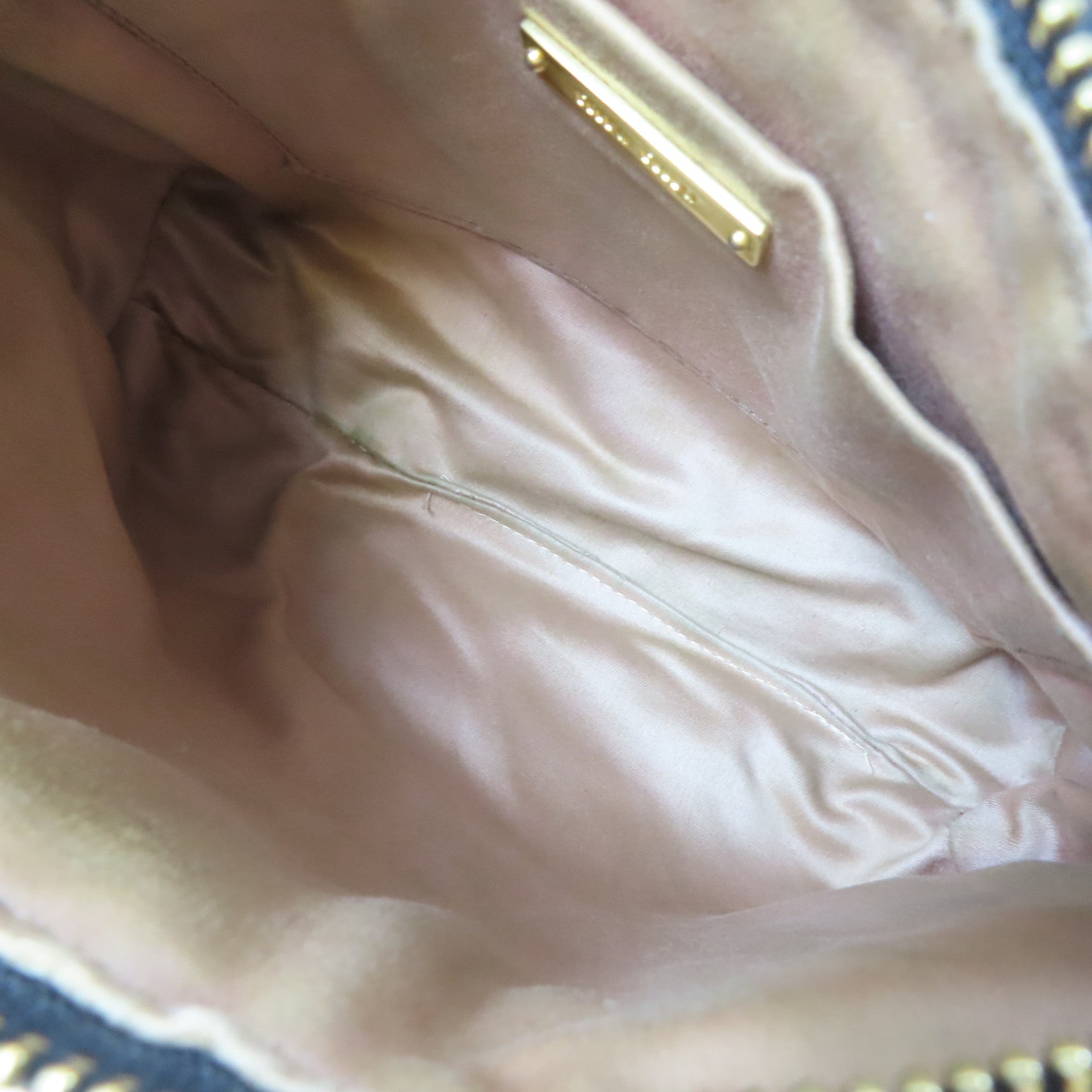Miu Miu 羊皮皮革Shoulder Bag金扣肩背袋黑色