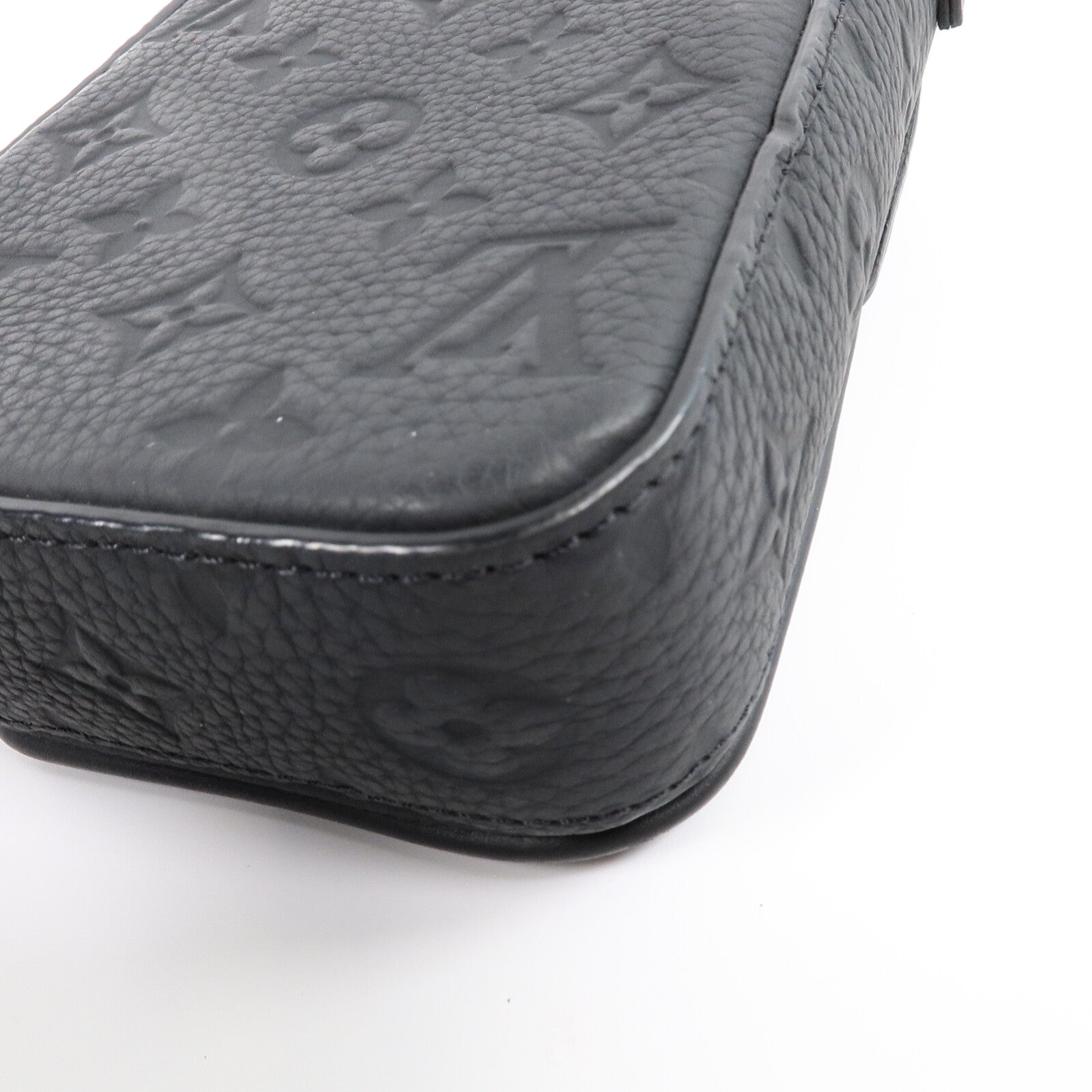 LOUIS VUITTON Monogram Taurillon S-Lock Vertical Wearable肩背袋