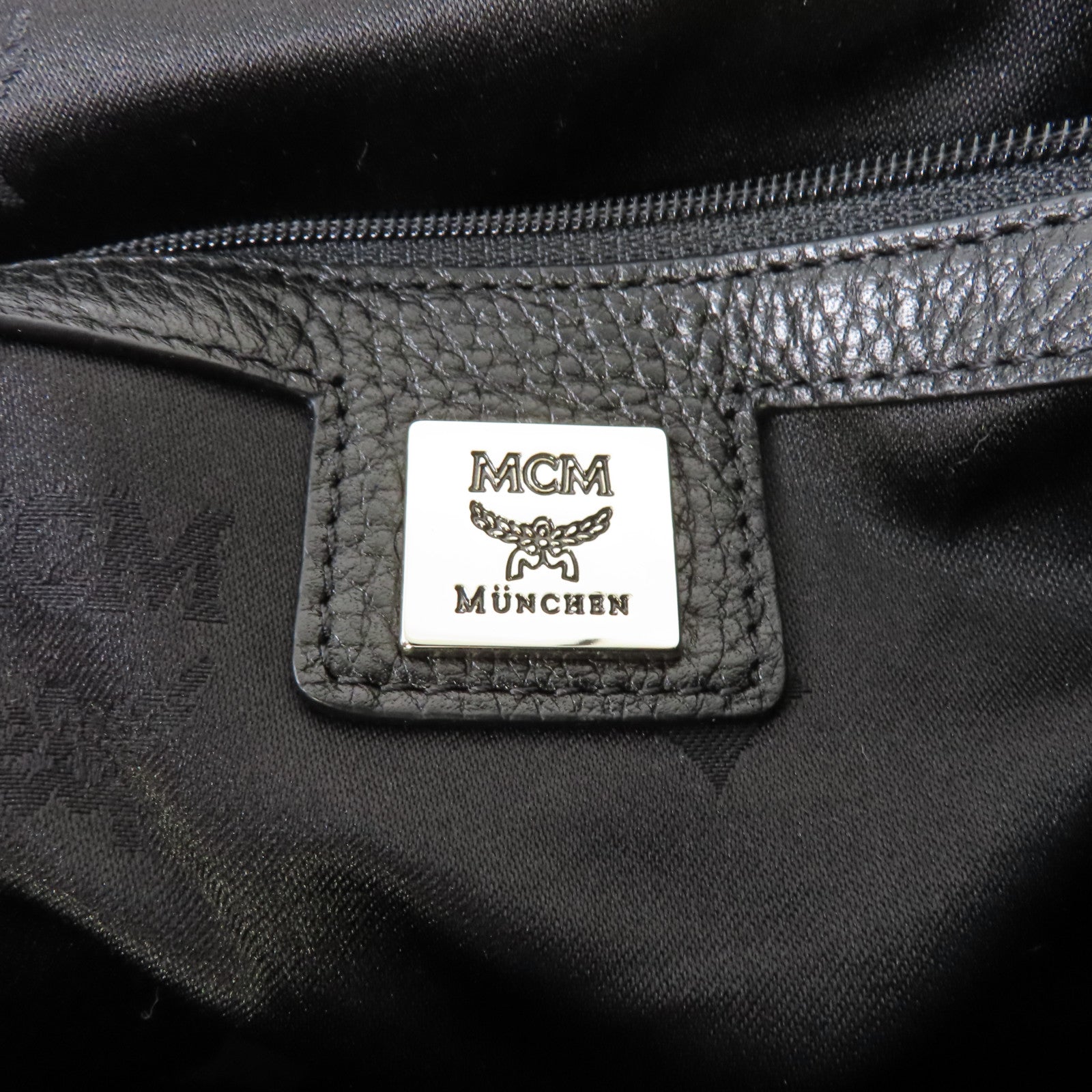 MCM 尼龍Rucksack銀扣背包黑色