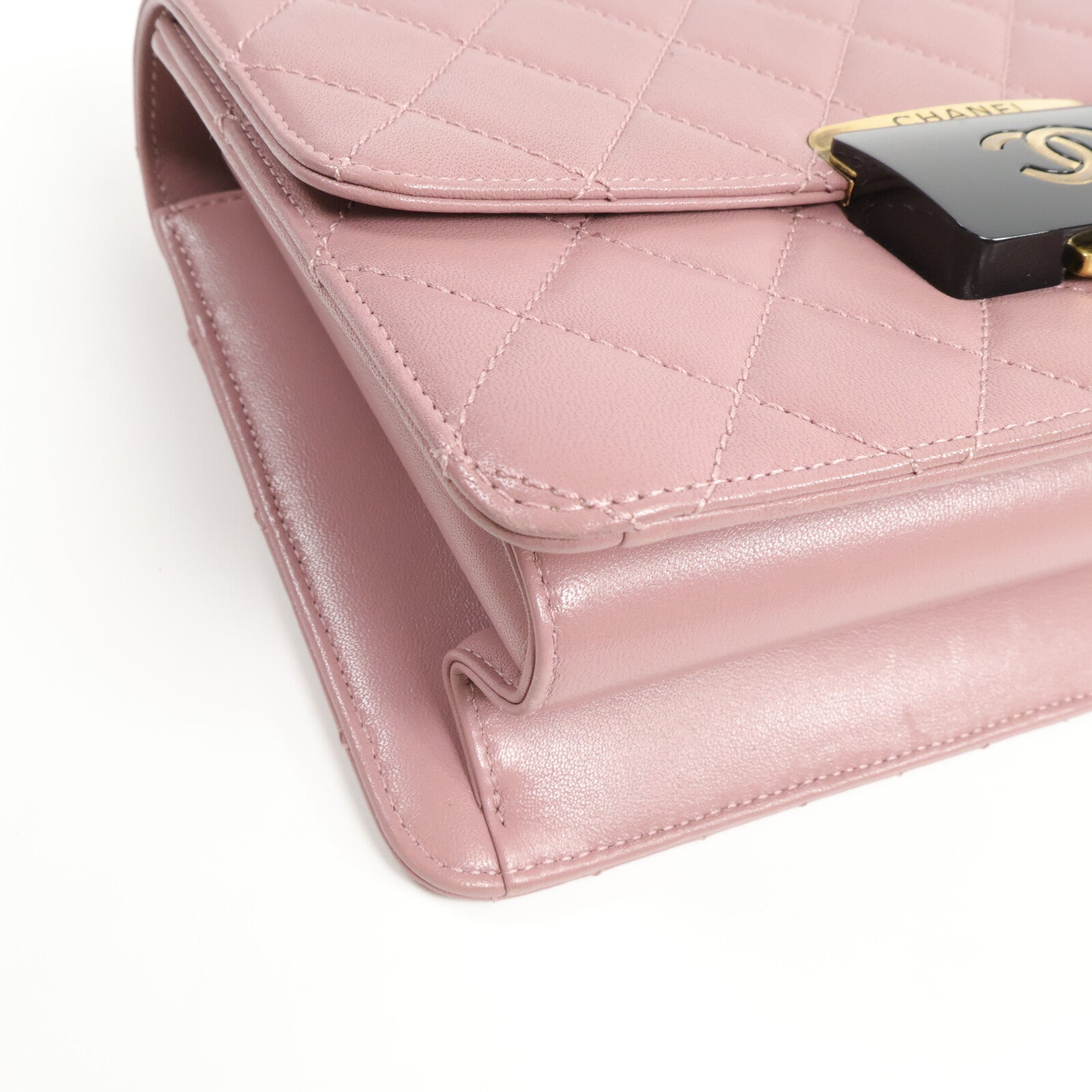 CHANEL 牛皮皮革Beauty Lock Flap Bag鏈帶肩背袋
