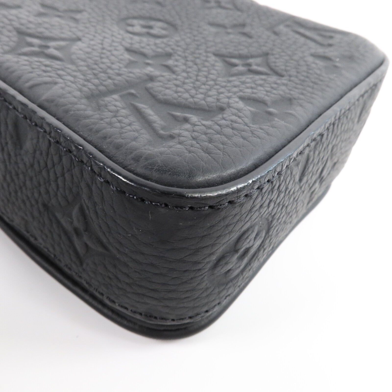 LOUIS VUITTON Monogram Taurillon S-Lock Vertical Wearable肩背袋