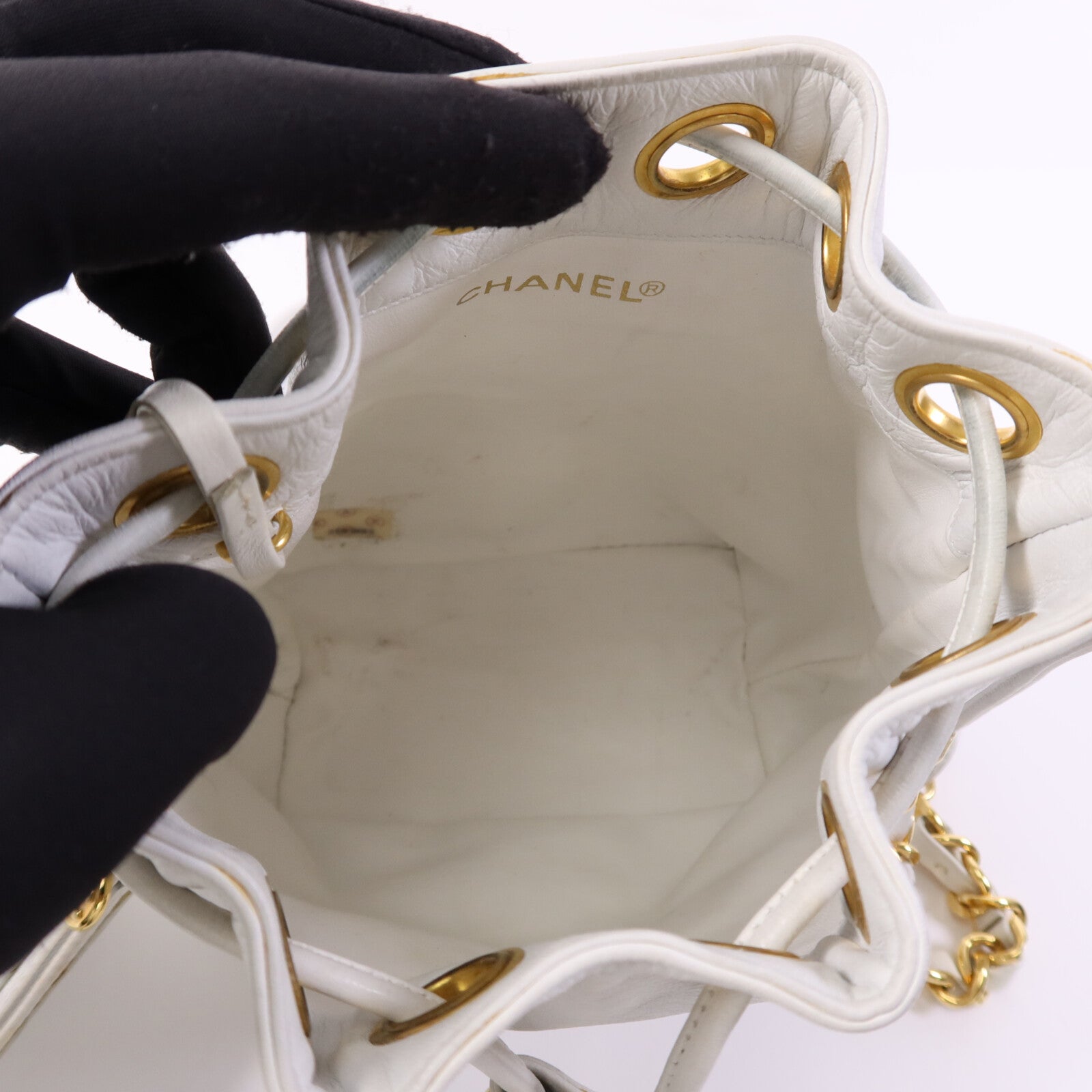 CHANEL 牛皮皮革Vintage Mini Buecket Bag金扣鏈帶肩背袋