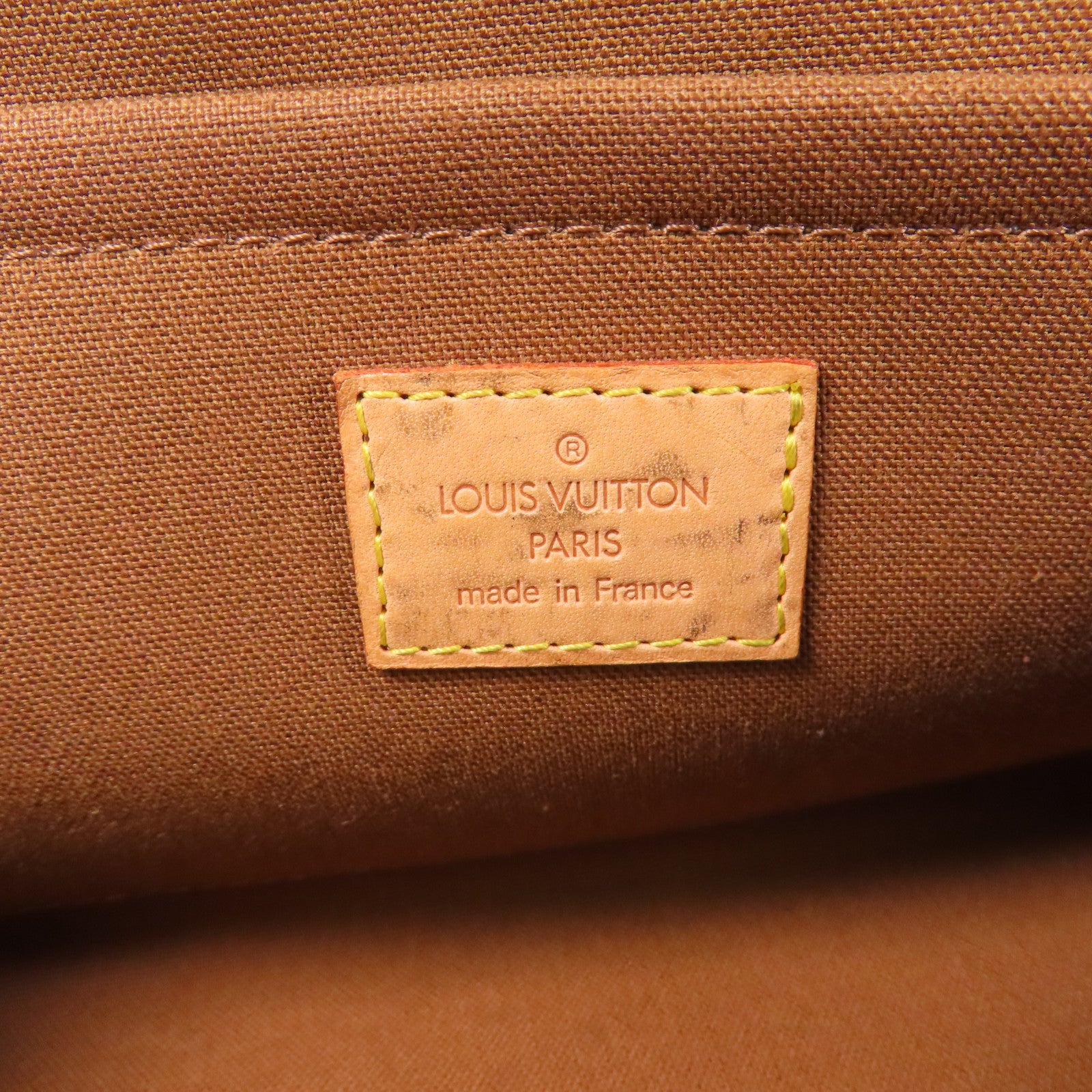 LOUIS VUITTON Monogram Popincourt金扣手挽袋