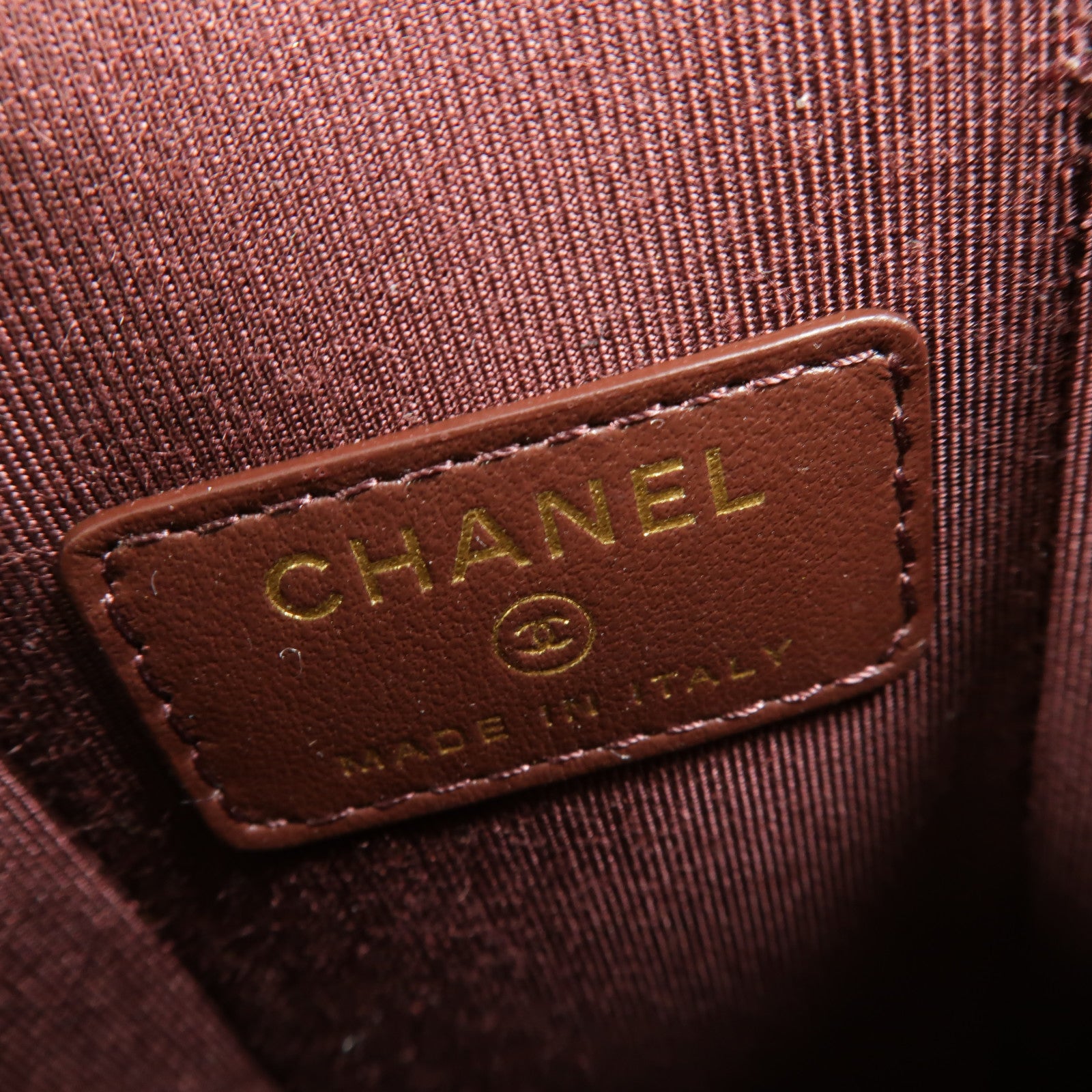 CHANEL 牛皮皮革Vertical Vanity肩背袋