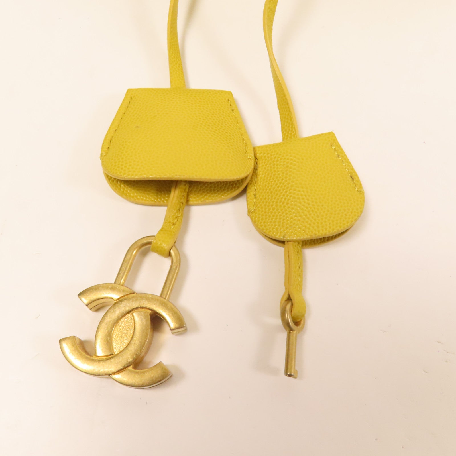 CHANEL 牛皮皮革Vanity Case金扣手挽肩背兩用袋