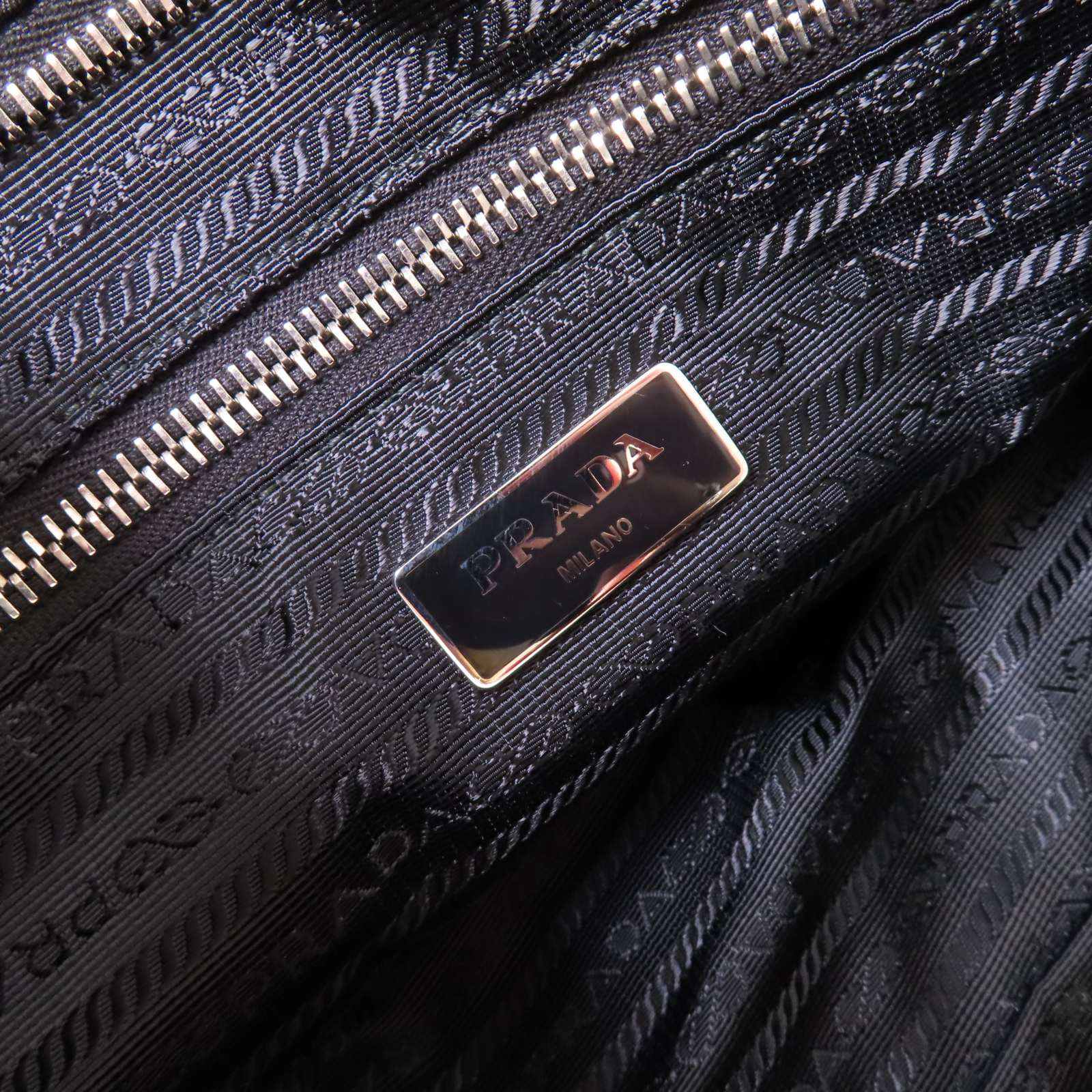 PRADA 菱格尼龍Chain Shoulder Bag銀扣鏈帶肩背袋黑色