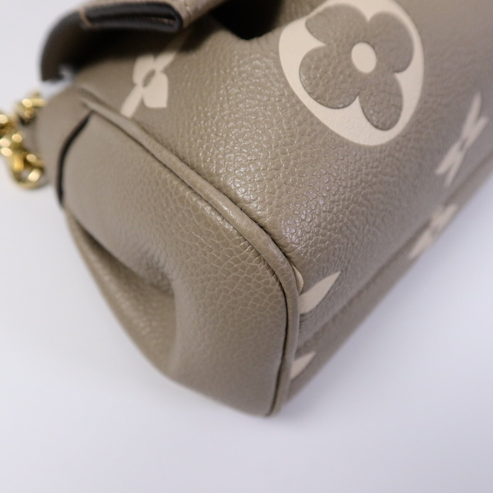LOUIS VUITTON Monogram Empreinte Favorite金扣鏈帶肩背袋灰色