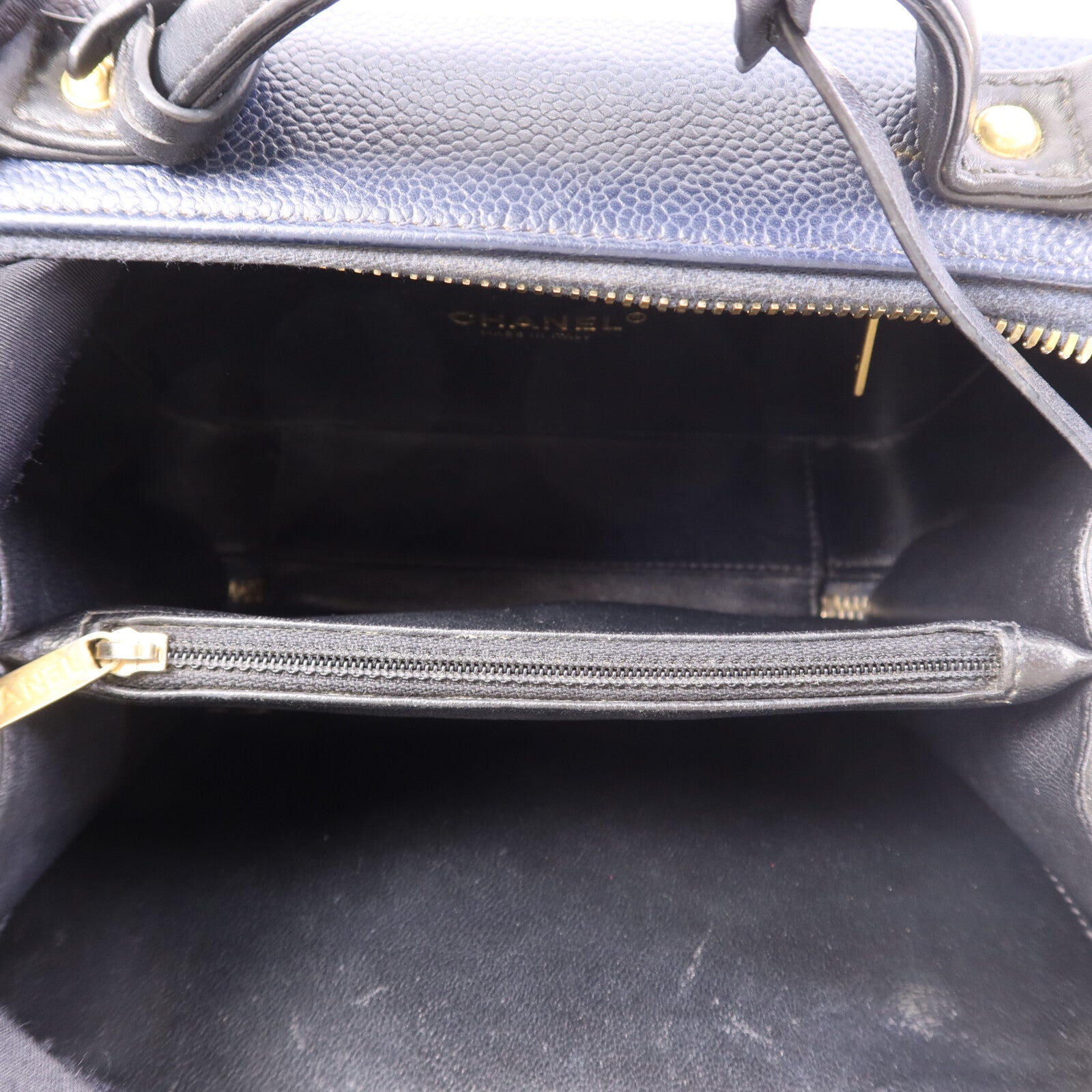 CHANEL 牛皮皮革Filigree Vanity Case金扣鏈帶手挽肩背兩用袋