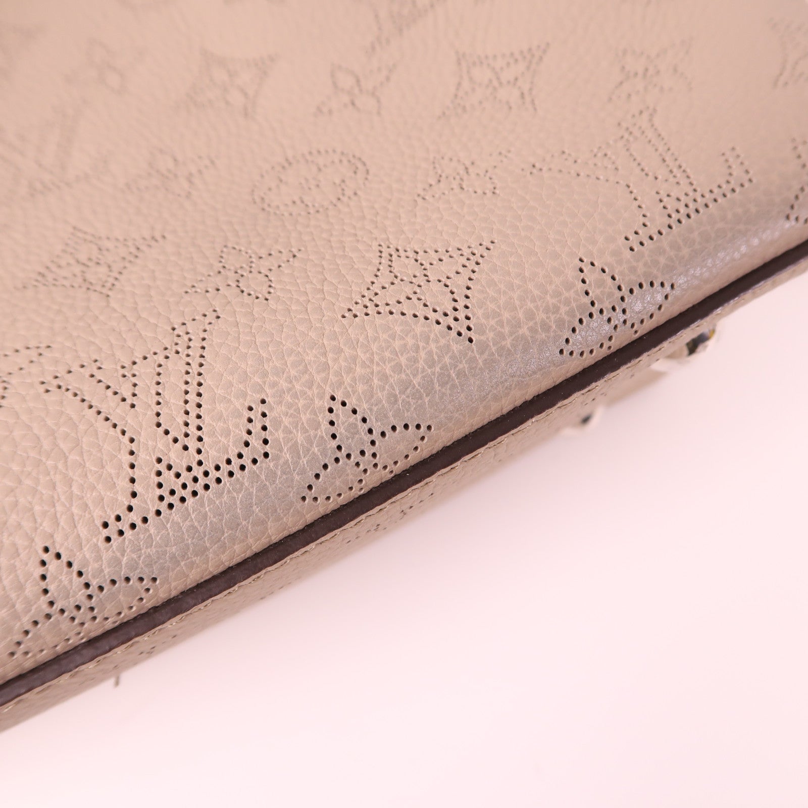 LOUIS VUITTON LV SHW Bella Tote 2 Way Bag M59201 Monogram Mahina Grey