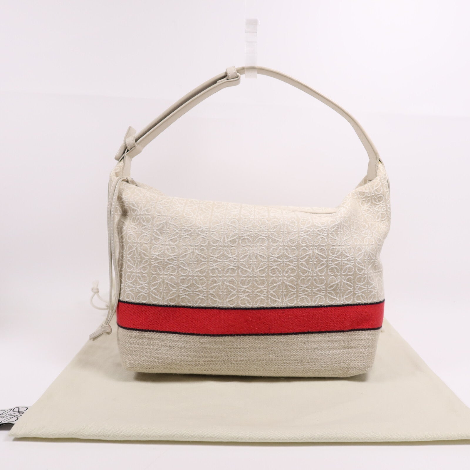 LOEWE 帆布Cubi Bag銀扣肩背袋