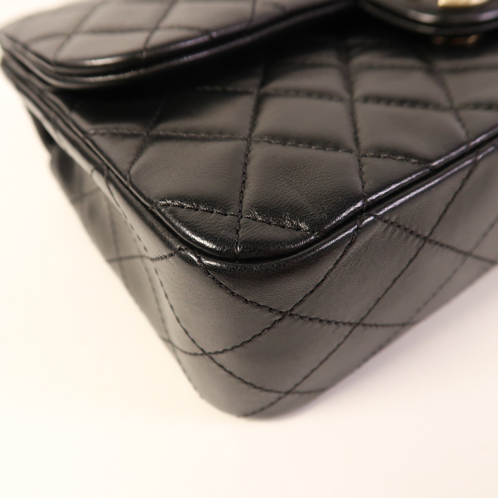 CHANEL 羊皮皮革Chain Shoulder Bag金扣鏈帶肩背袋