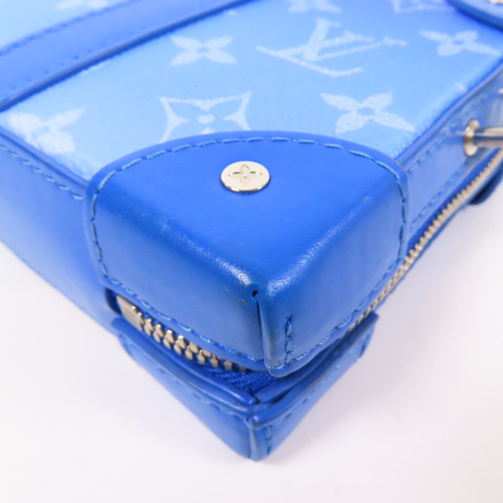 LOUIS VUITTON Monogram Clouds Soft Trunk Wallet銀扣肩背袋