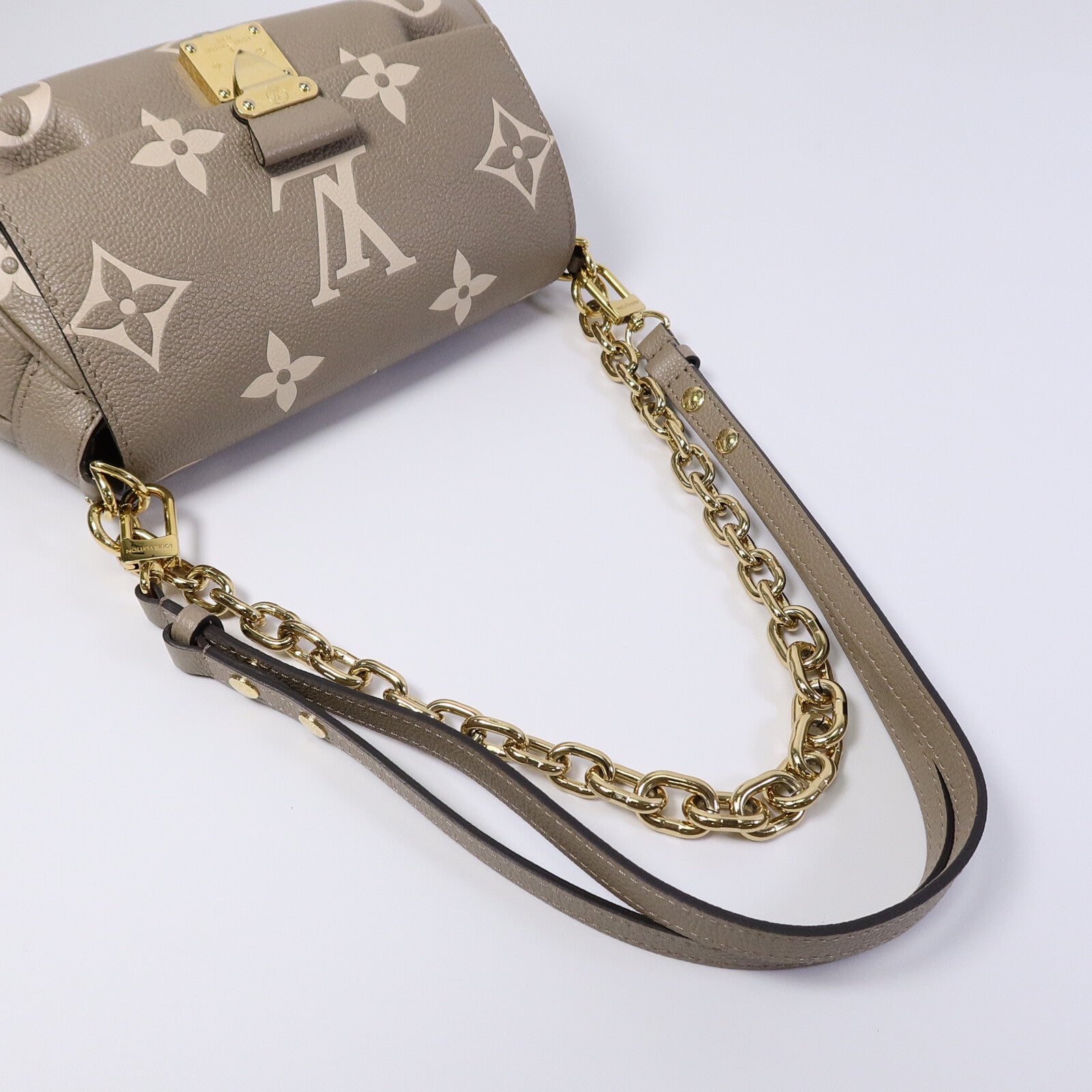 LOUIS VUITTON Monogram Empreinte Favorite金扣鏈帶肩背袋灰色