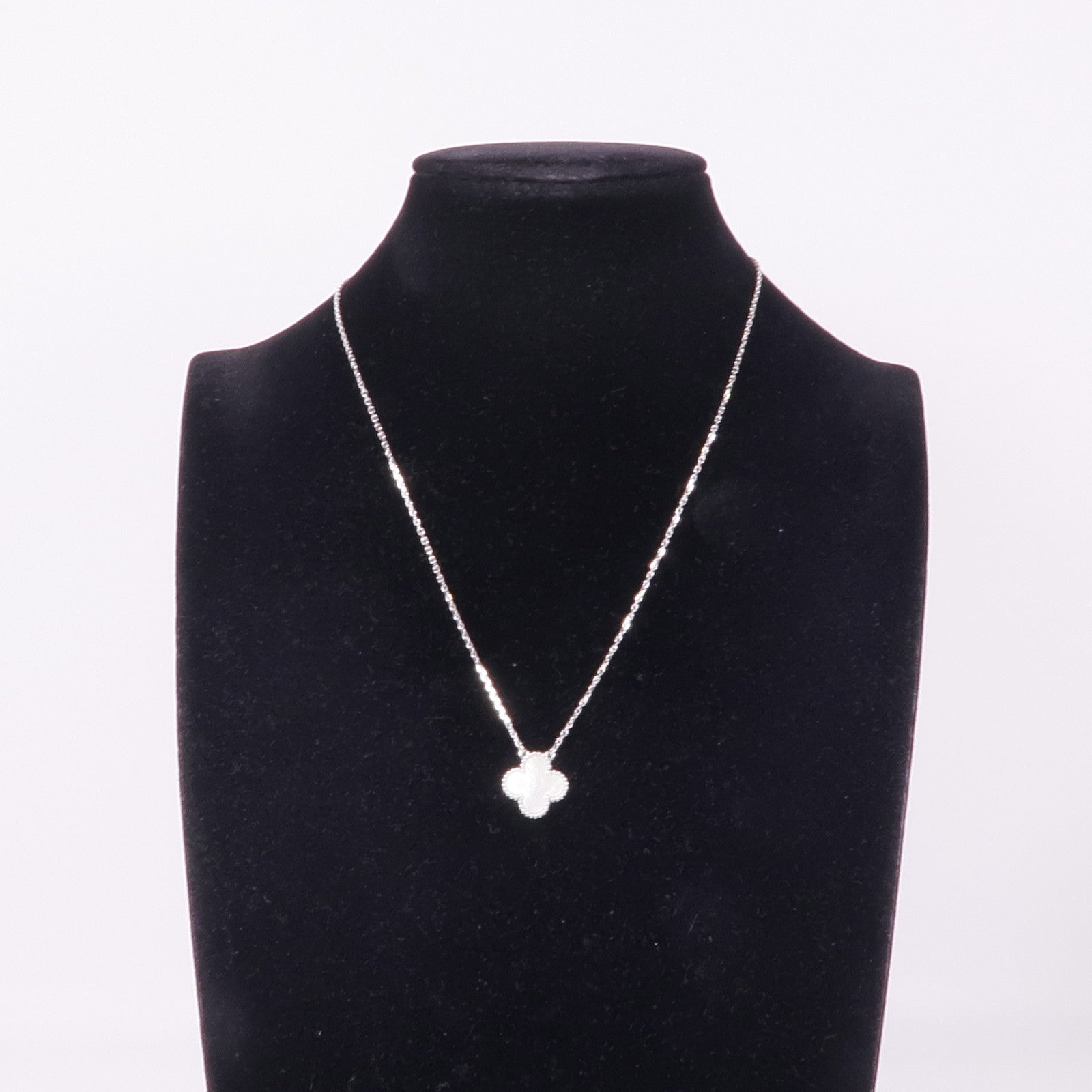 Van Cleef & Arpels 18K白金Vintage Alhambra Pendant珍珠母貝項鍊