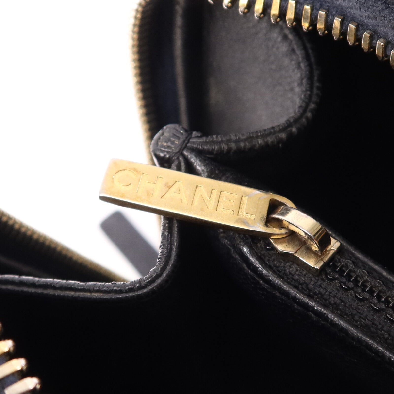CHANEL 牛皮皮革Filigree Vanity Case金扣鏈帶手挽肩背兩用袋