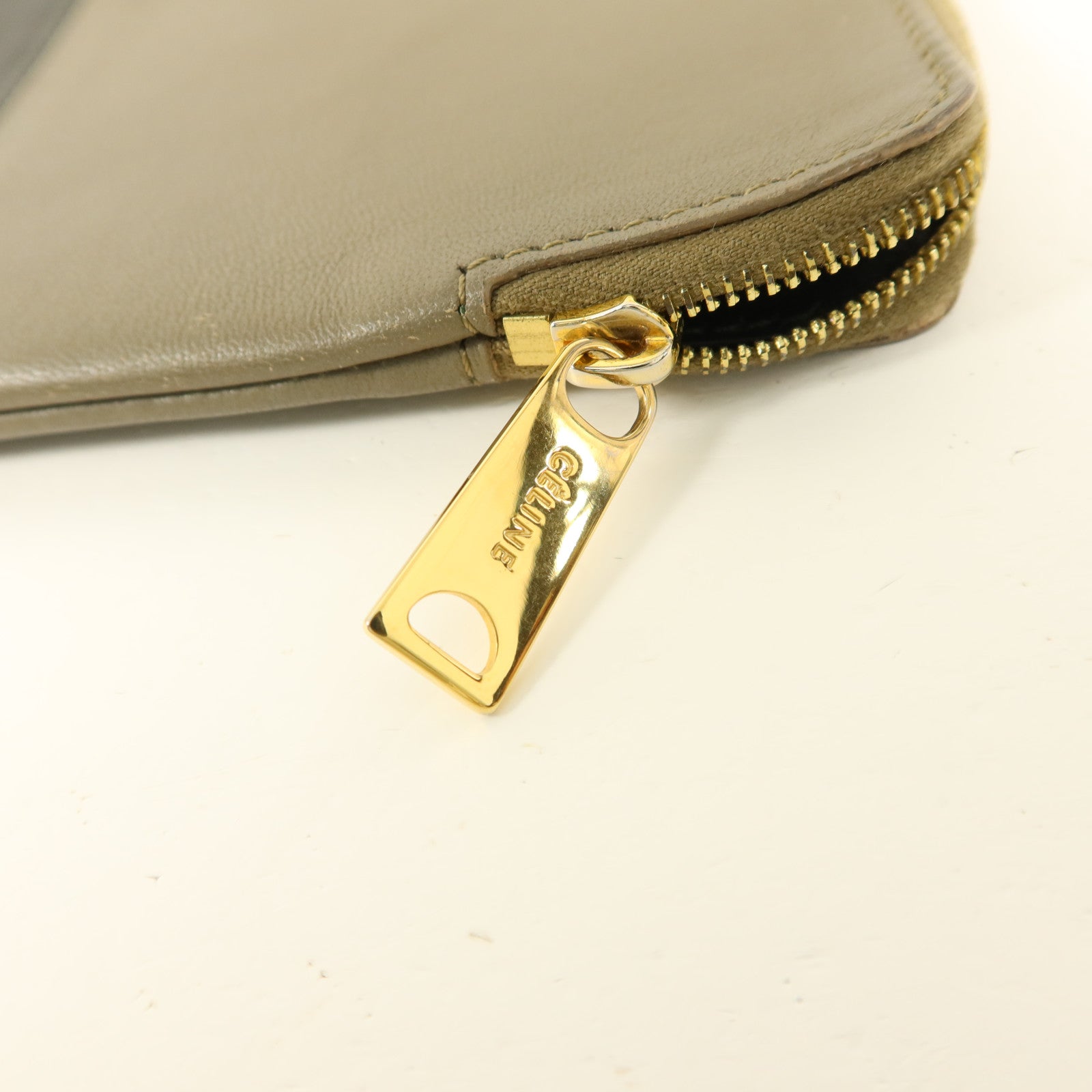 CELINE 牛皮皮革Pouch金扣小袋